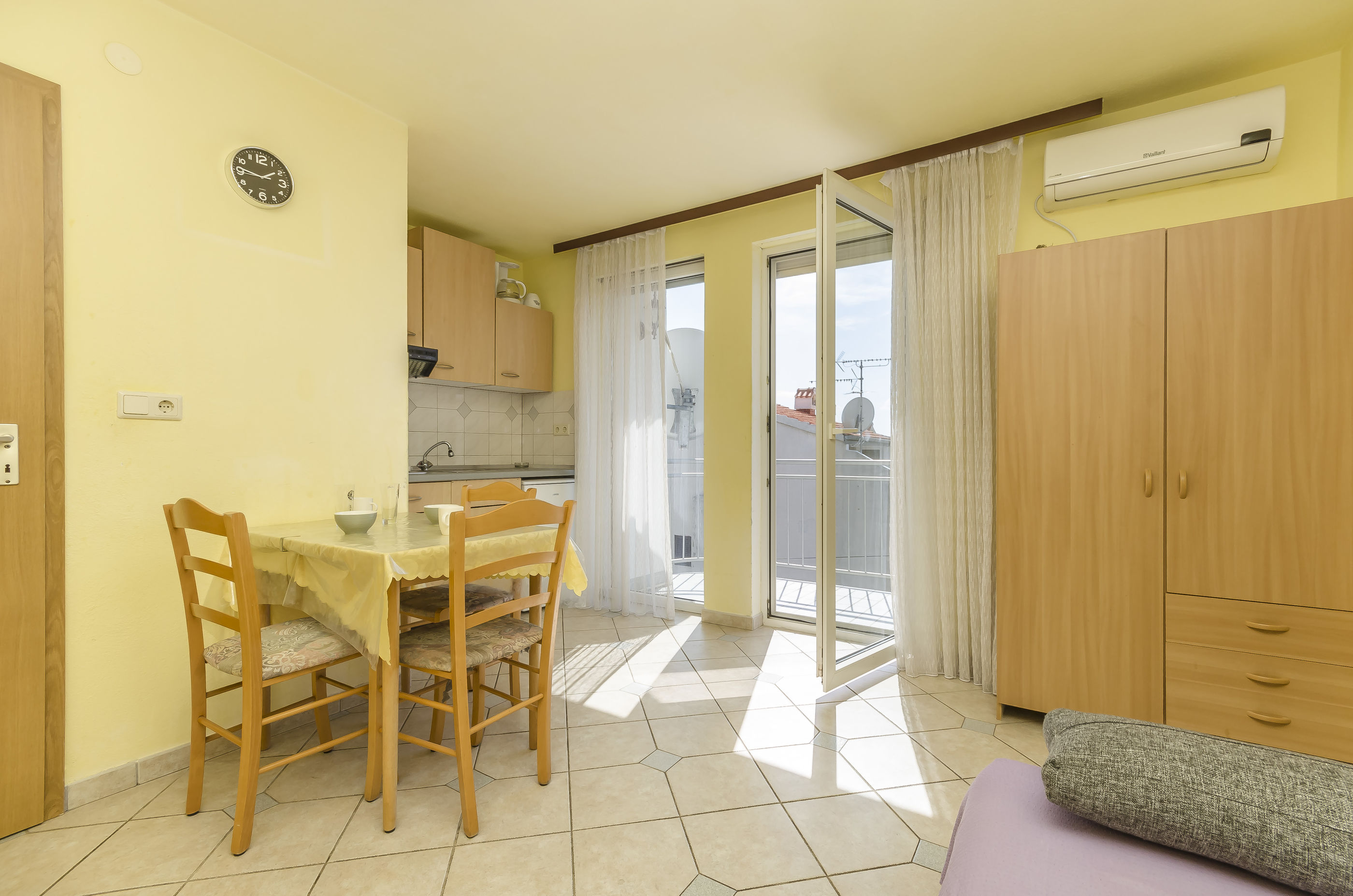 Apartment and Room Ilija 72271-A1