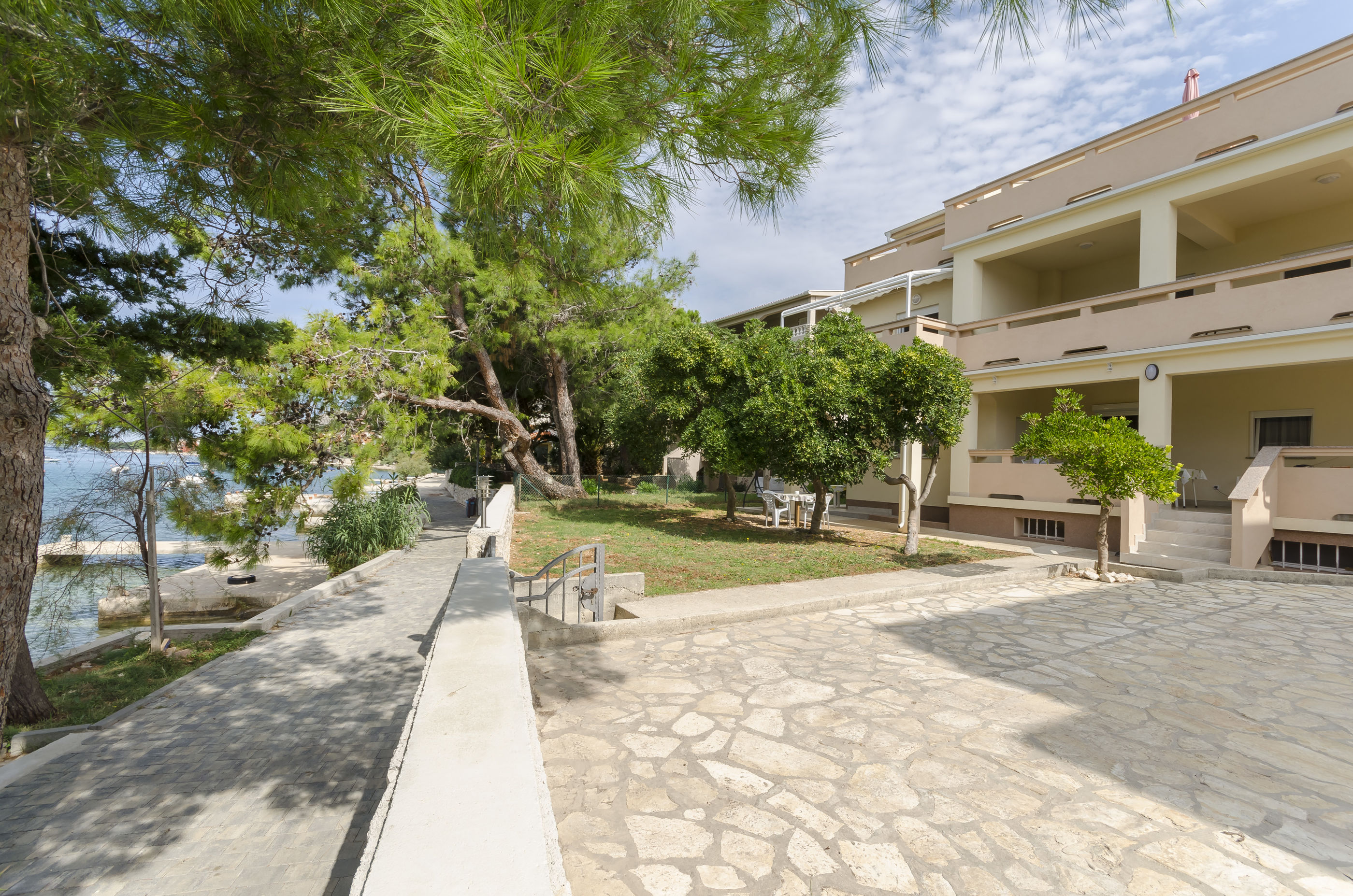 Apartments A-Z 55061-A2