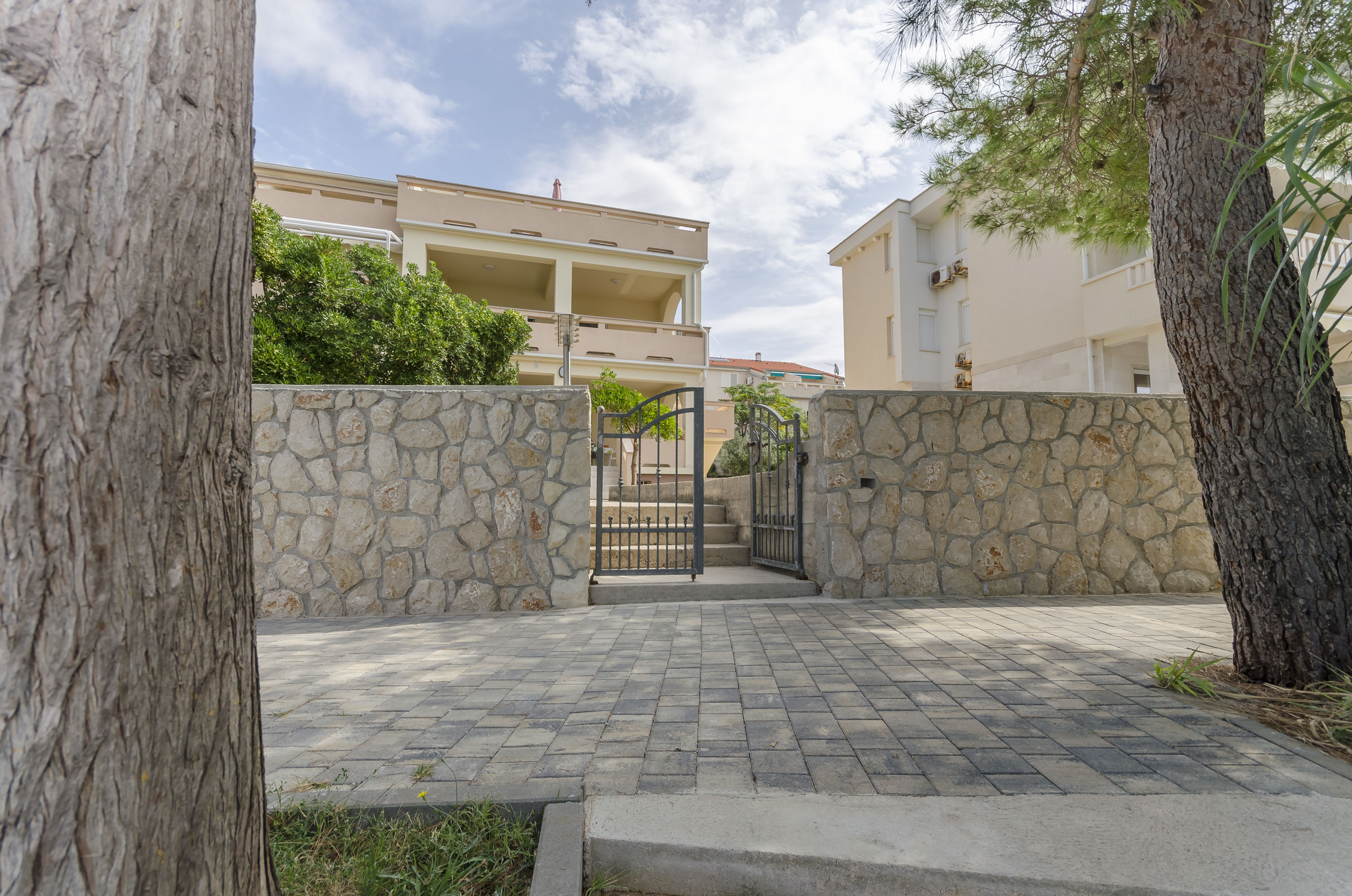 Apartments A-Z 55061-A2