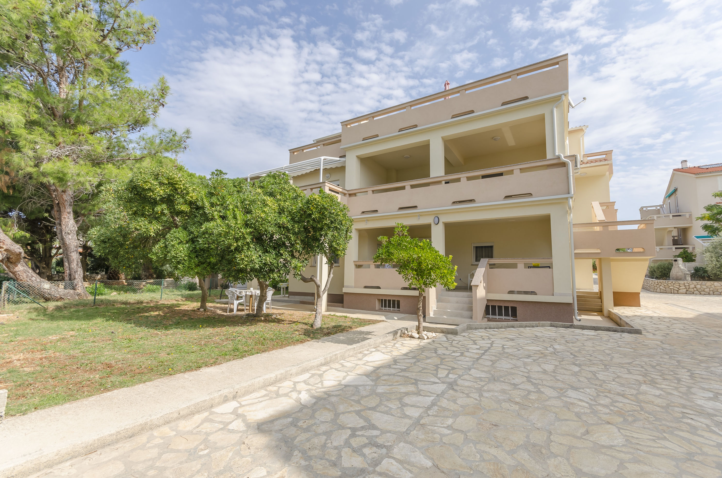 Apartments A-Z 55061-A2