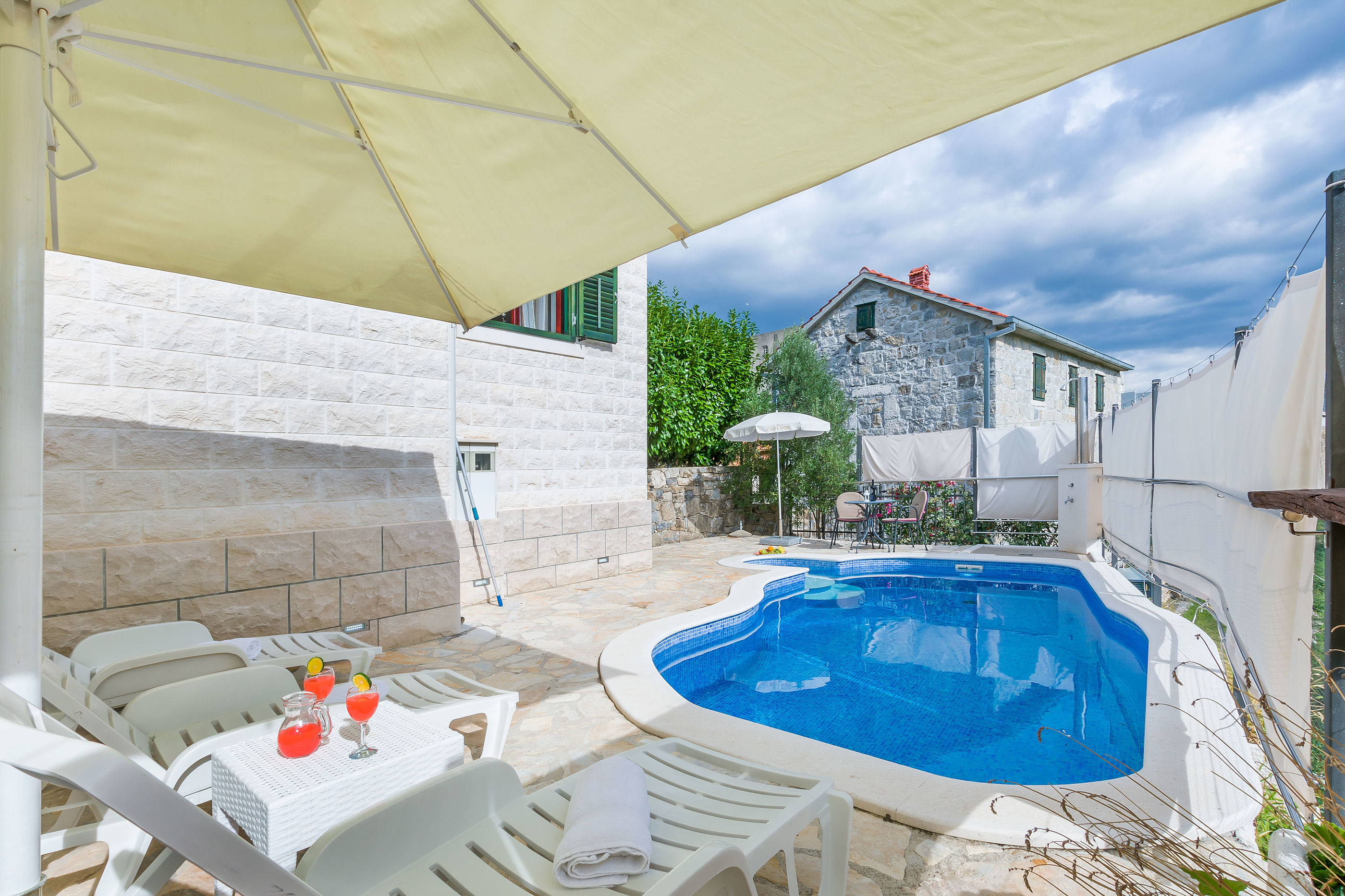 Villa Holiday home Zvečanje V6211-K1