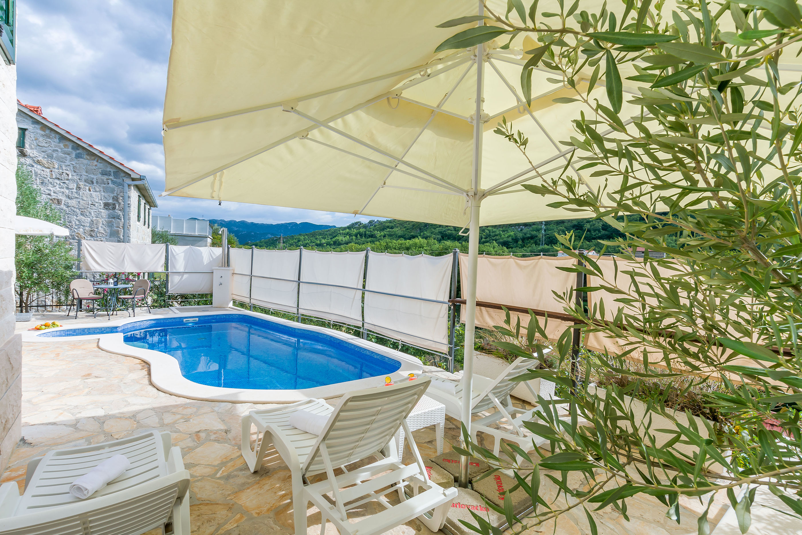 Villa Holiday home Zvečanje V6211-K1
