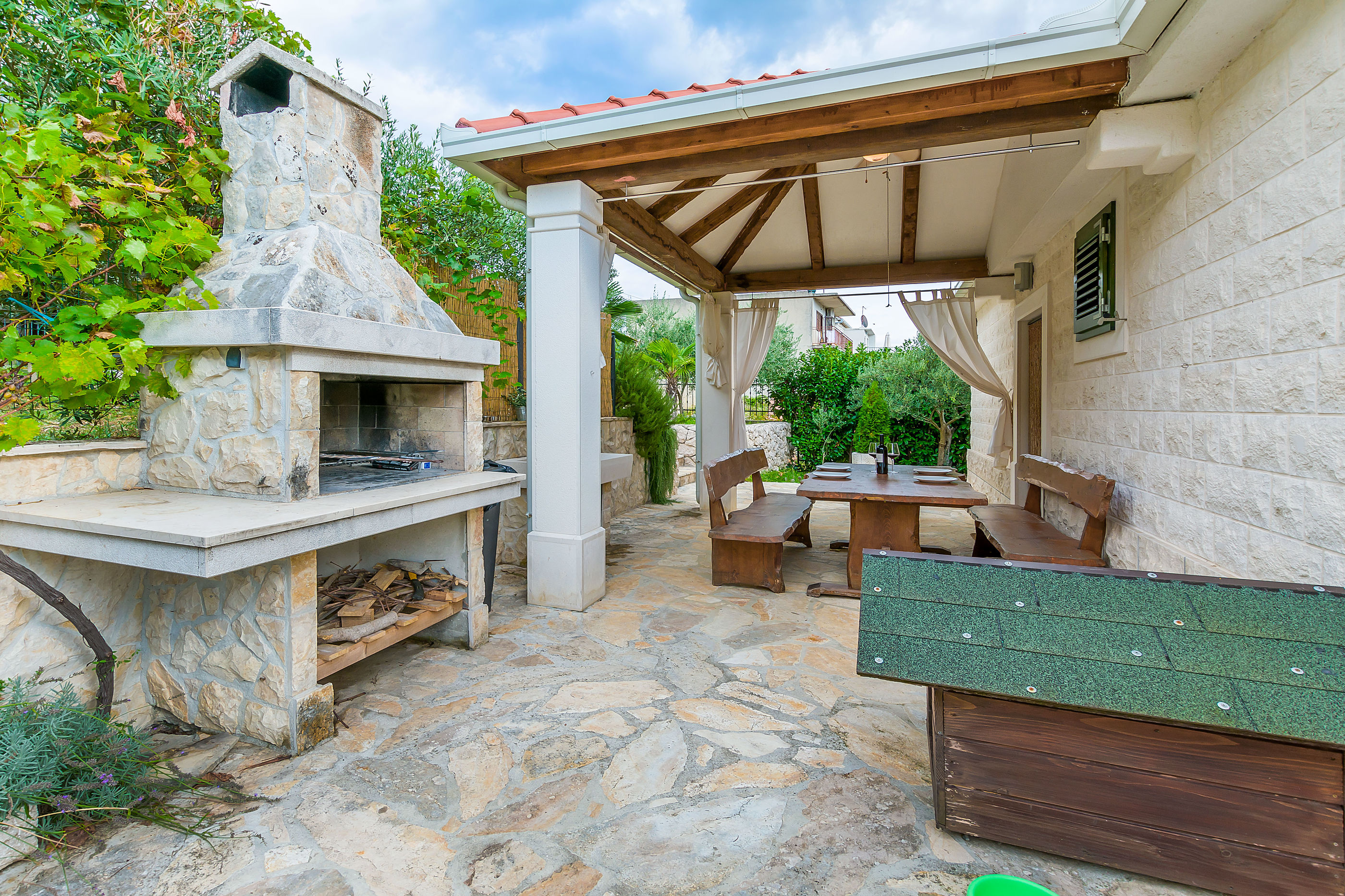 Villa Holiday home Zvečanje V6211-K1