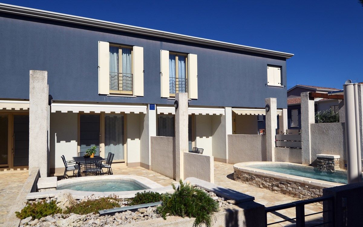 Villa Blue 74143-K1