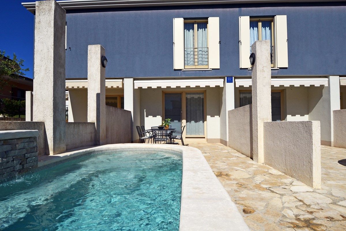 Villa Blue 74143-K1