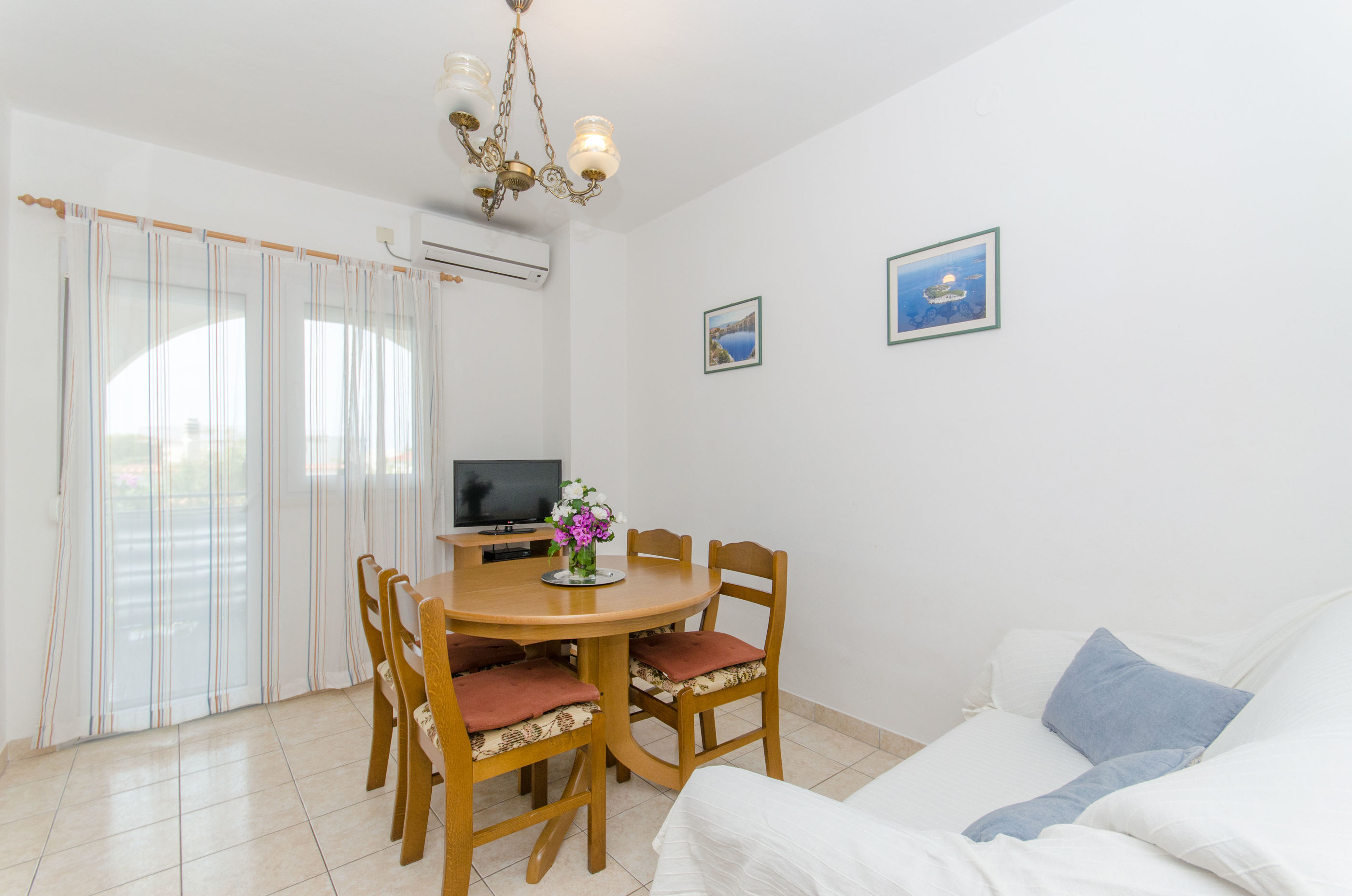 Apartments Zoric 73521-A1