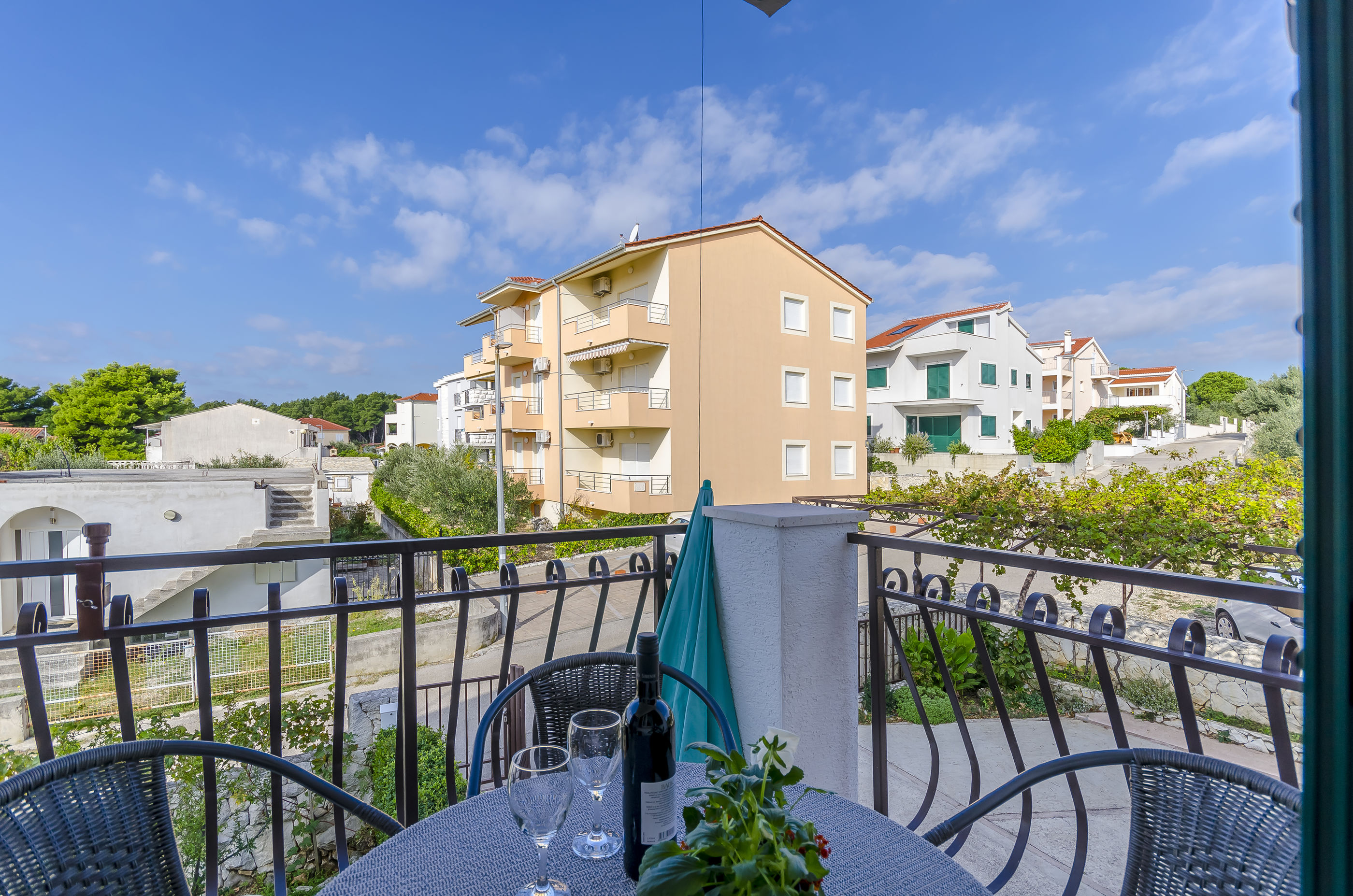 Apartments Mate 47001-A5