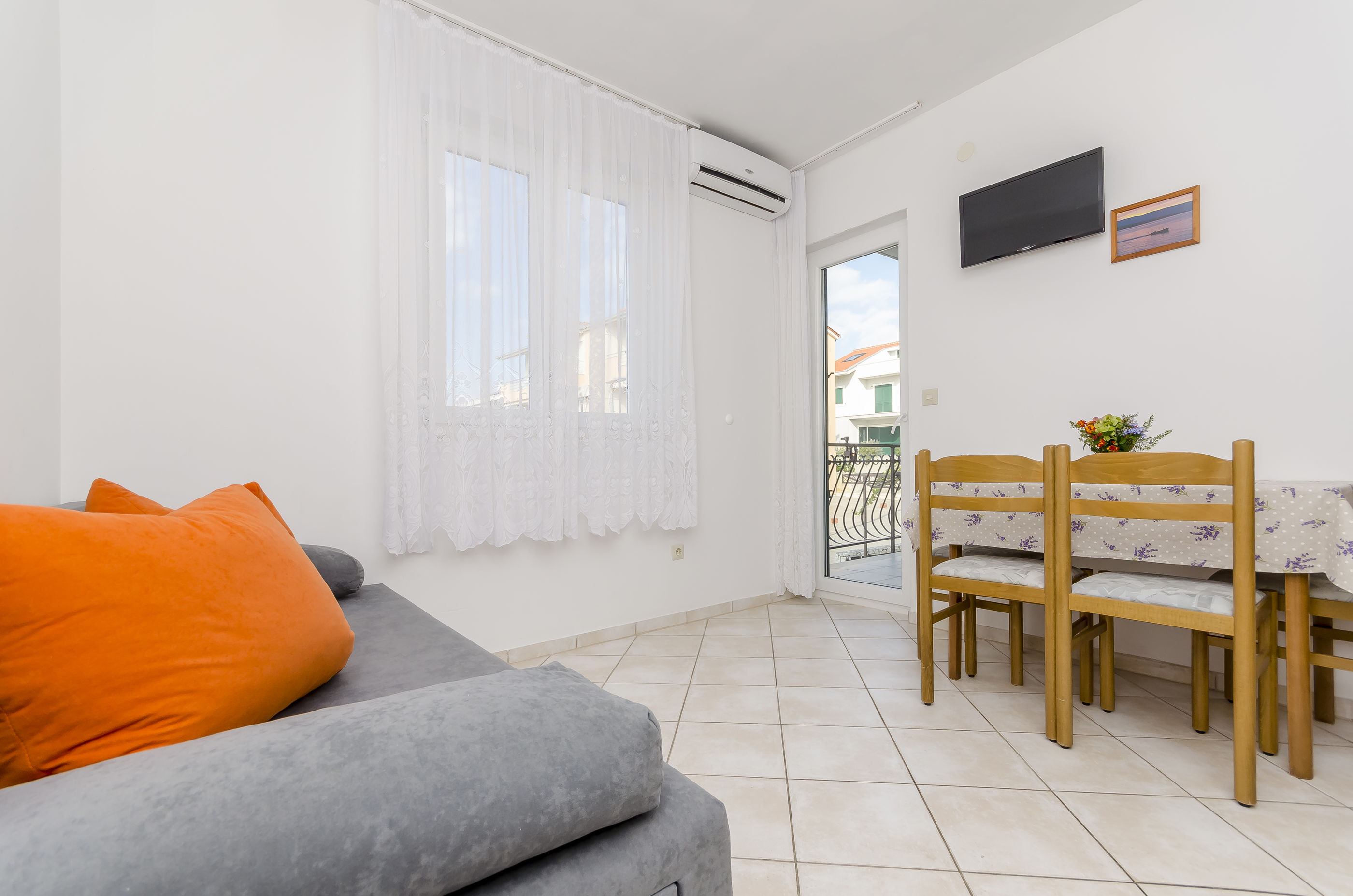 Apartments Mate 47001-A5