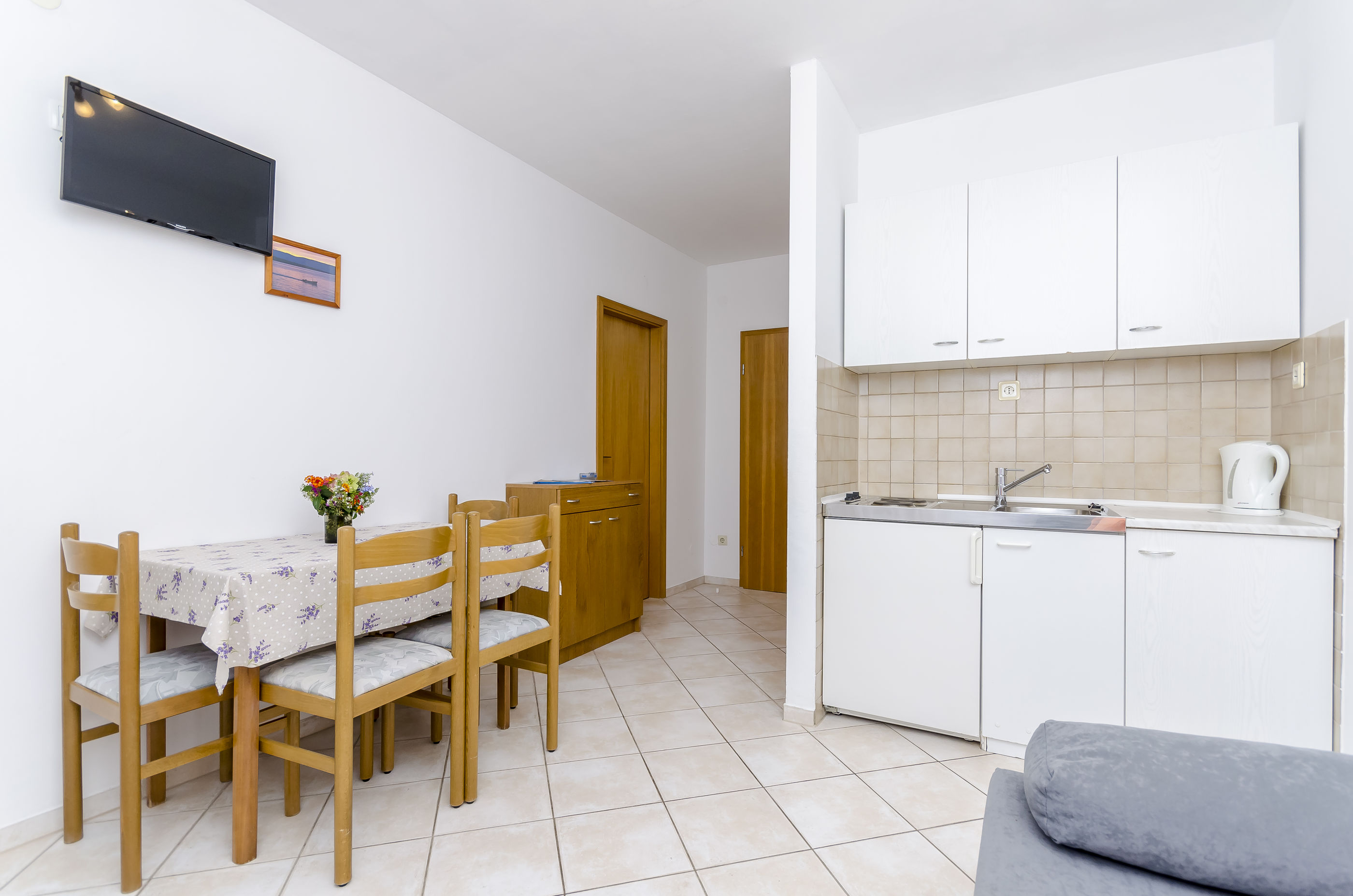 Apartments Mate 47001-A5