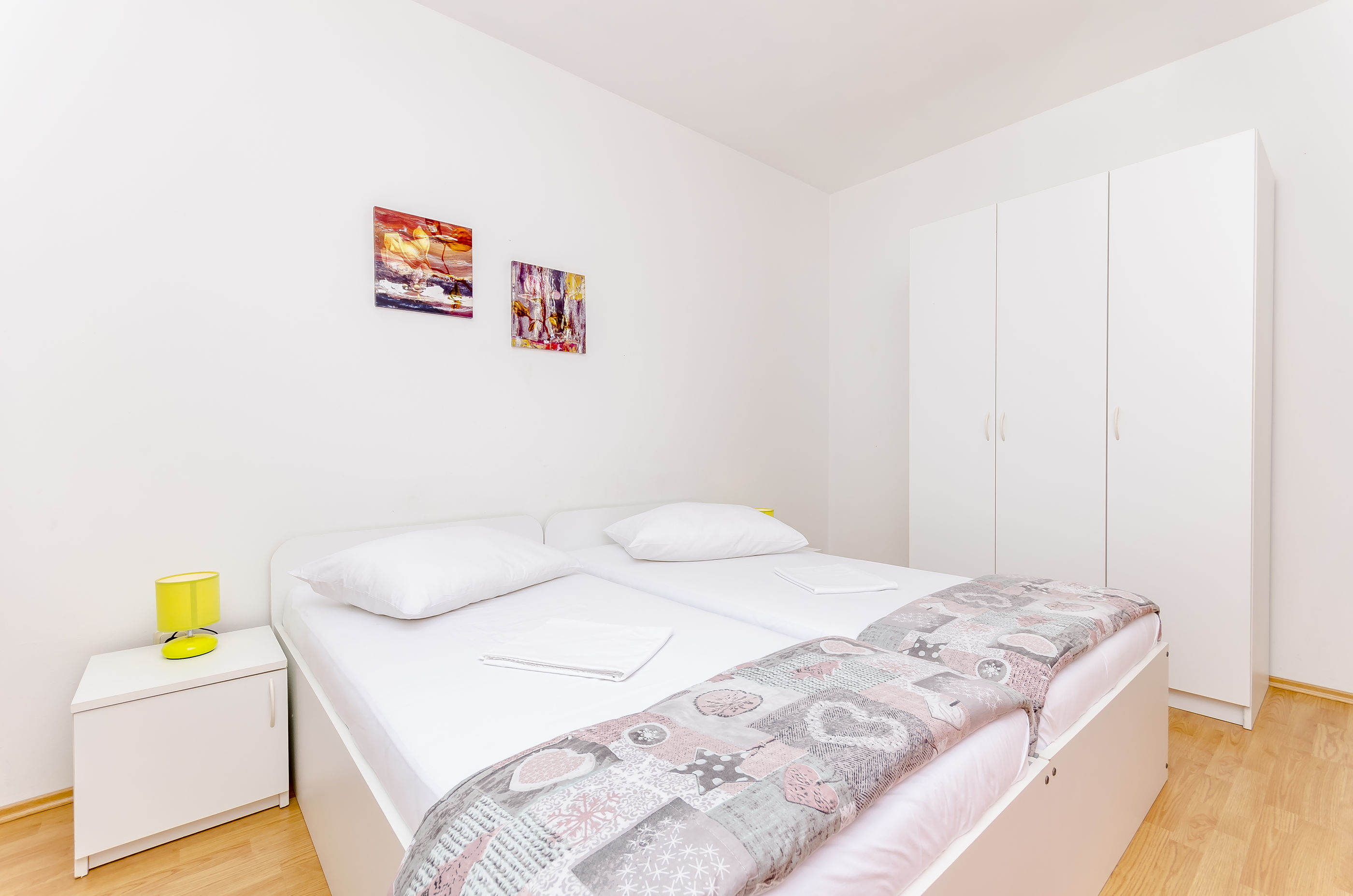 Apartments Mate 47001-A5