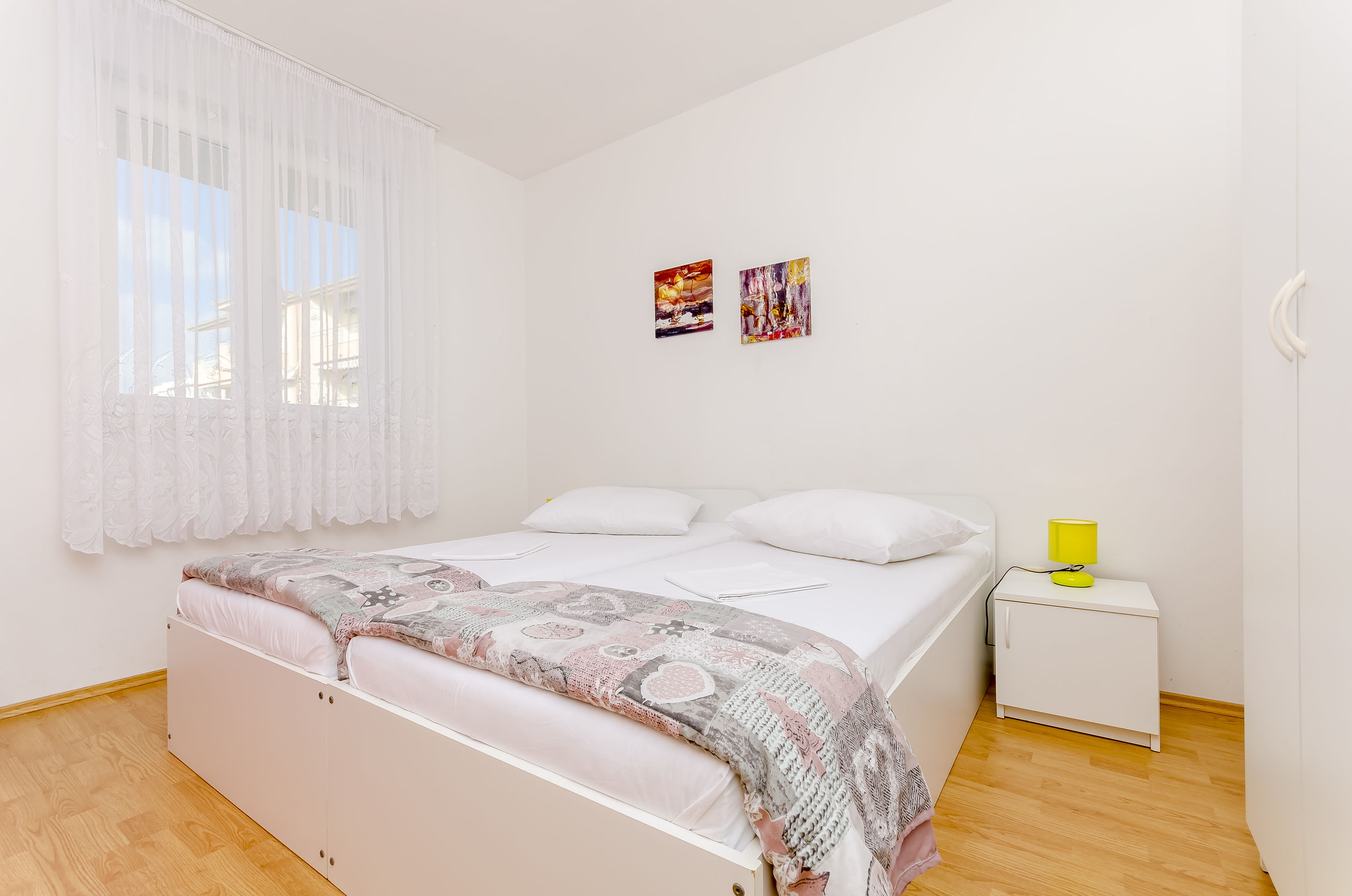 Apartments Mate 47001-A5