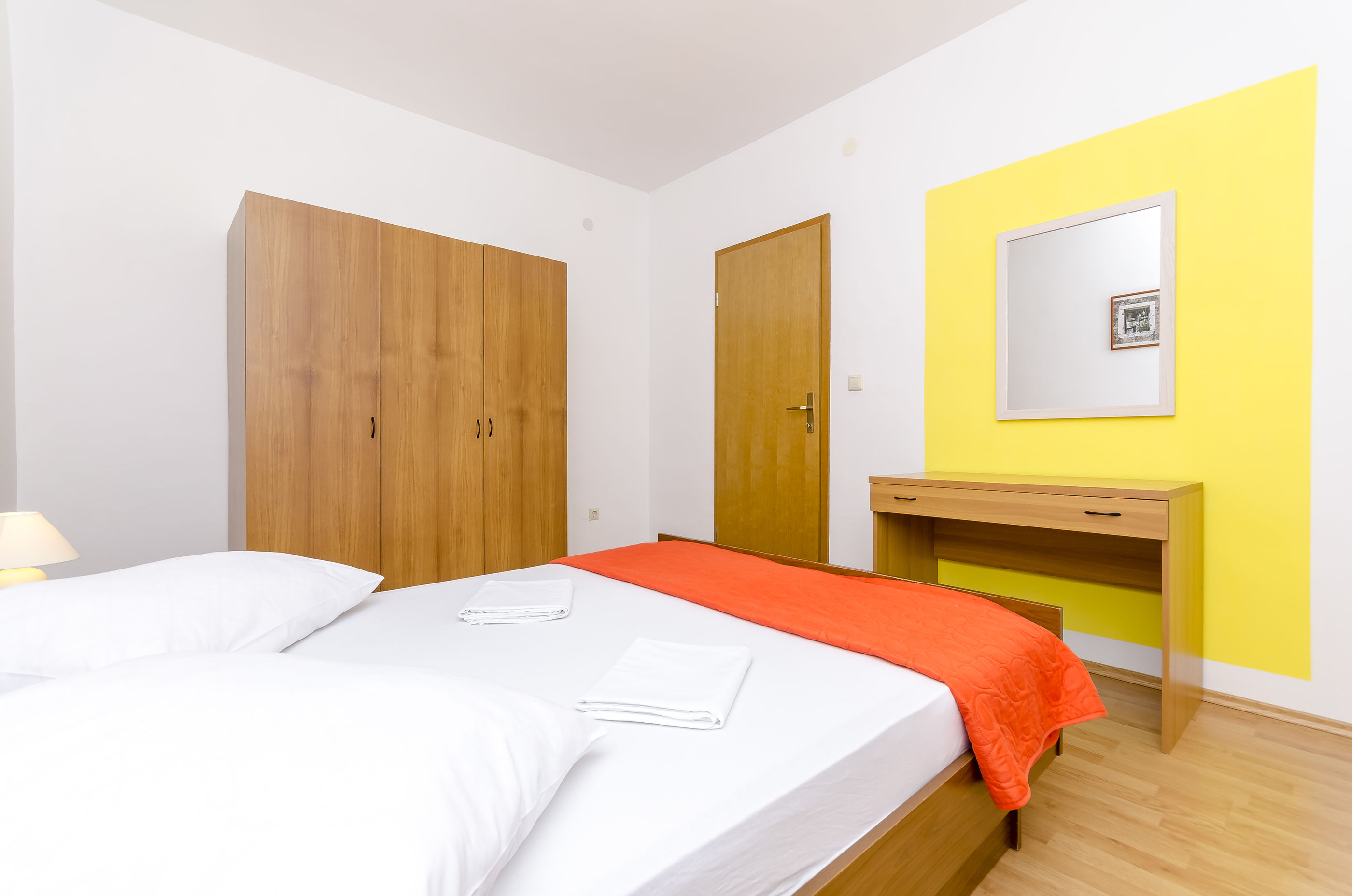 Apartments Mate 47001-A1