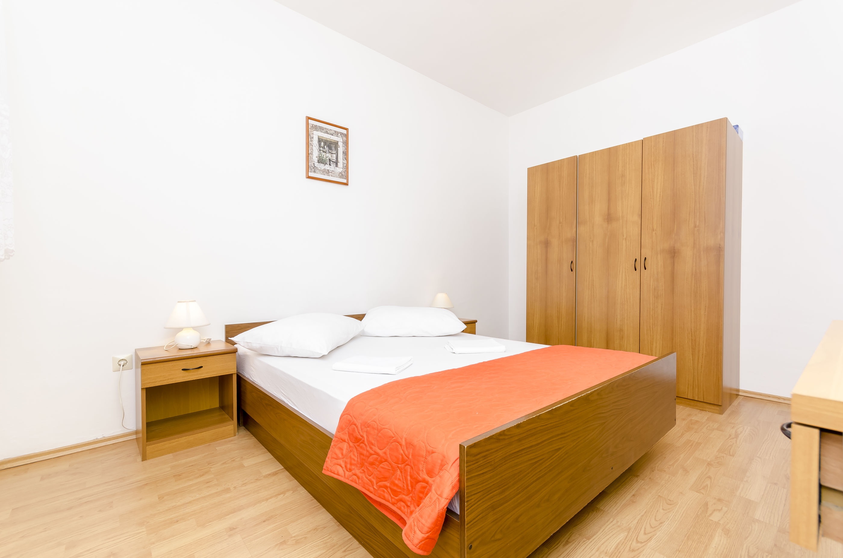 Apartments Mate 47001-A1
