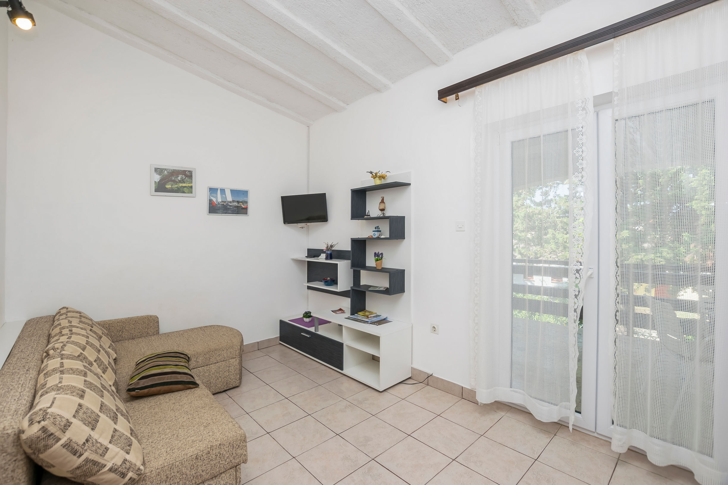 Apartments Mira 73961-A2