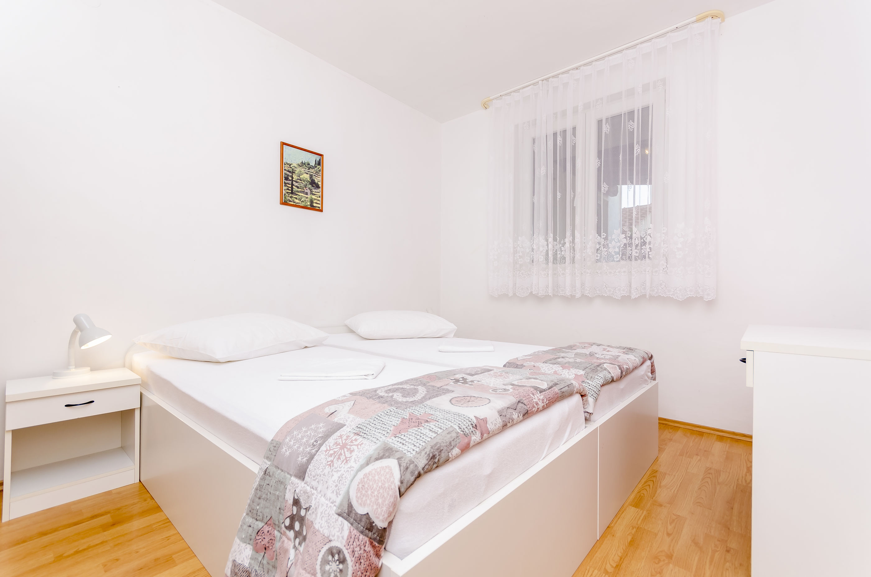Apartments Mate 47001-A2
