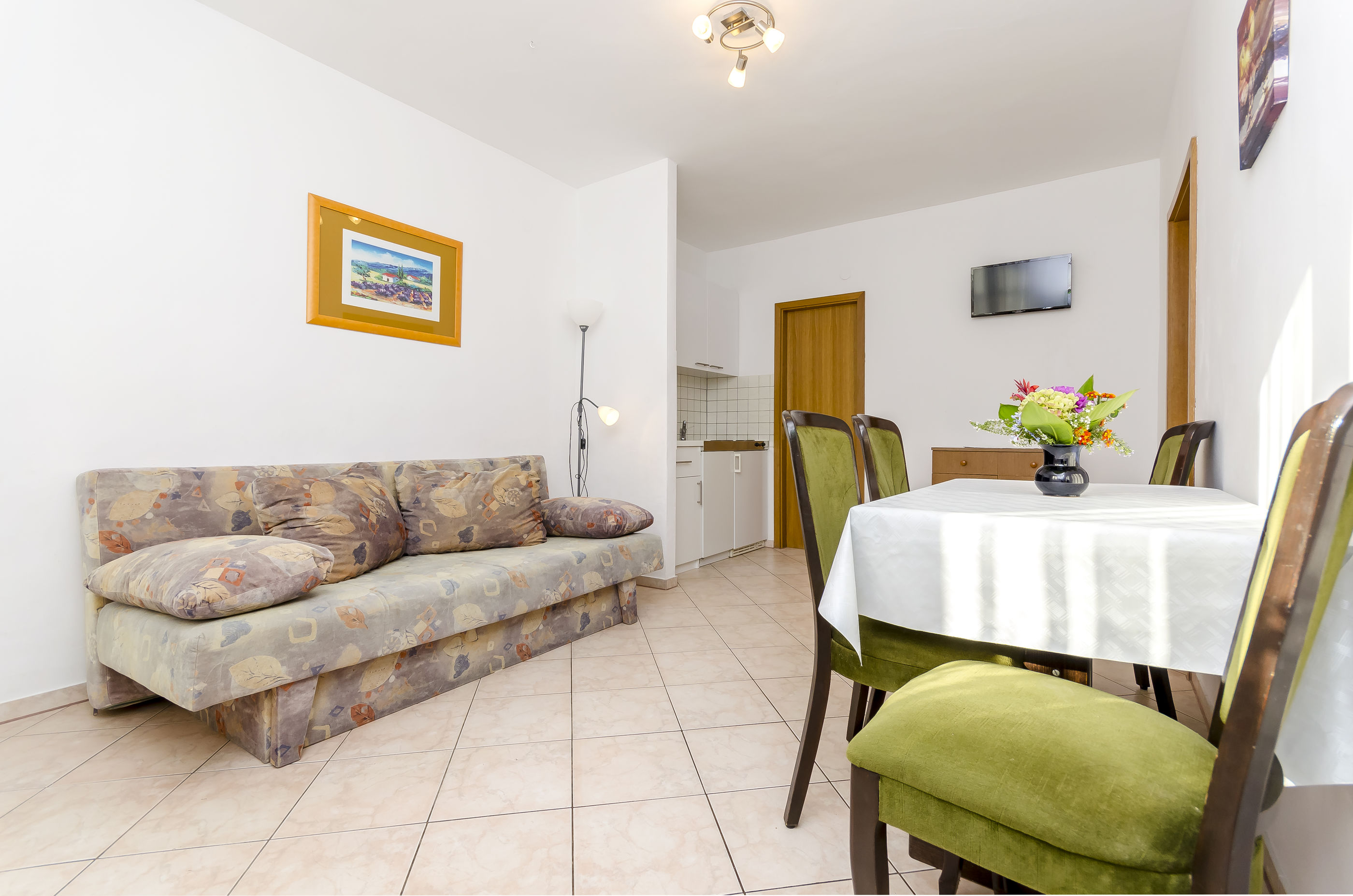 Apartments Mate 47001-A2
