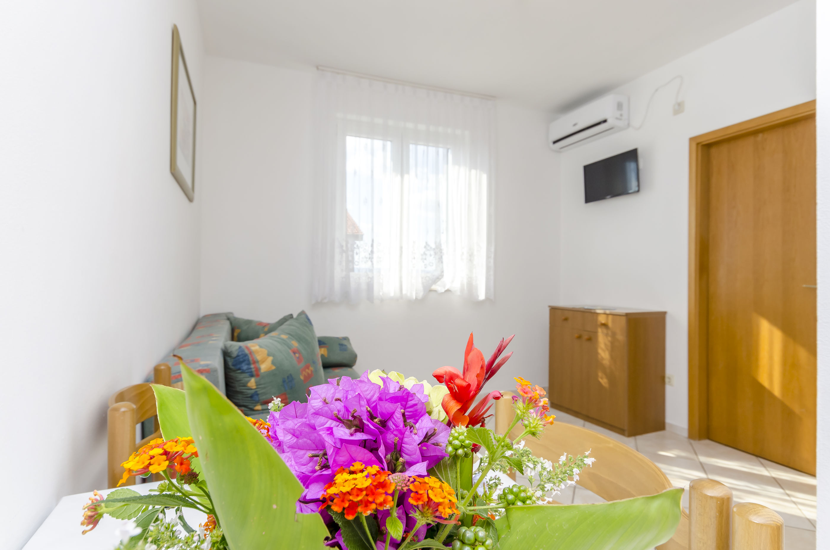 Apartments Mate 47001-A7