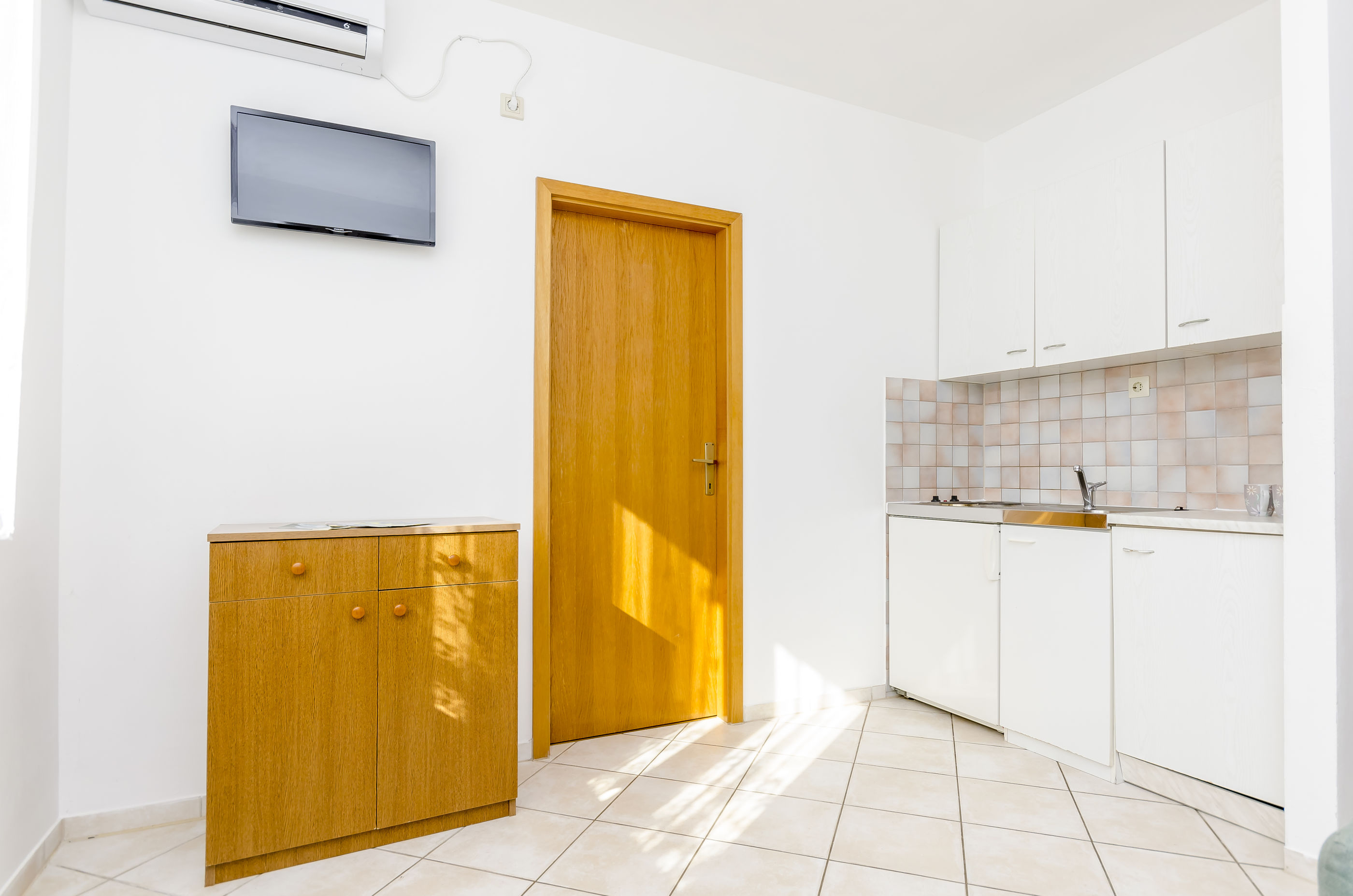 Apartments Mate 47001-A7