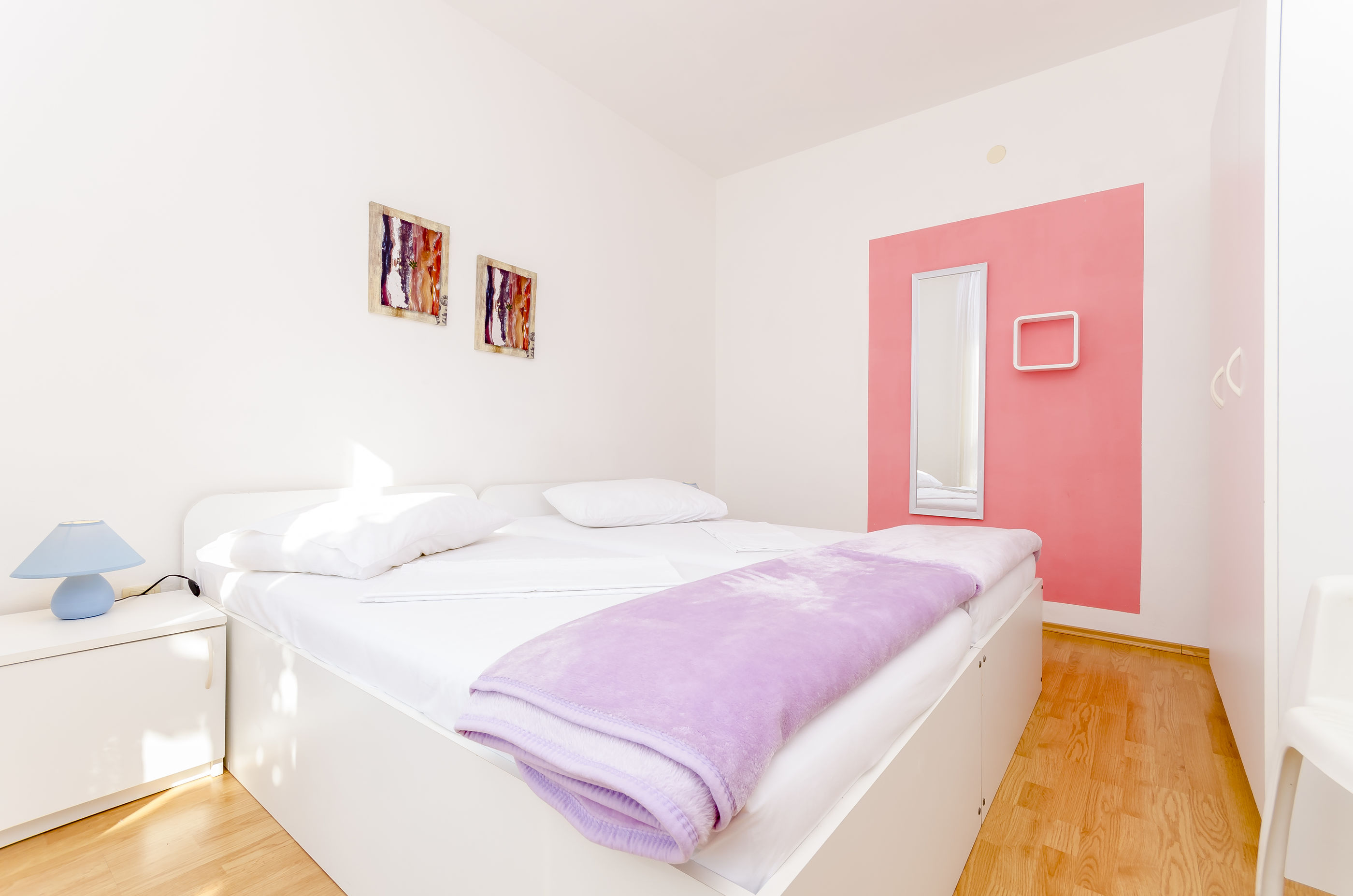 Apartments Mate 47001-A7