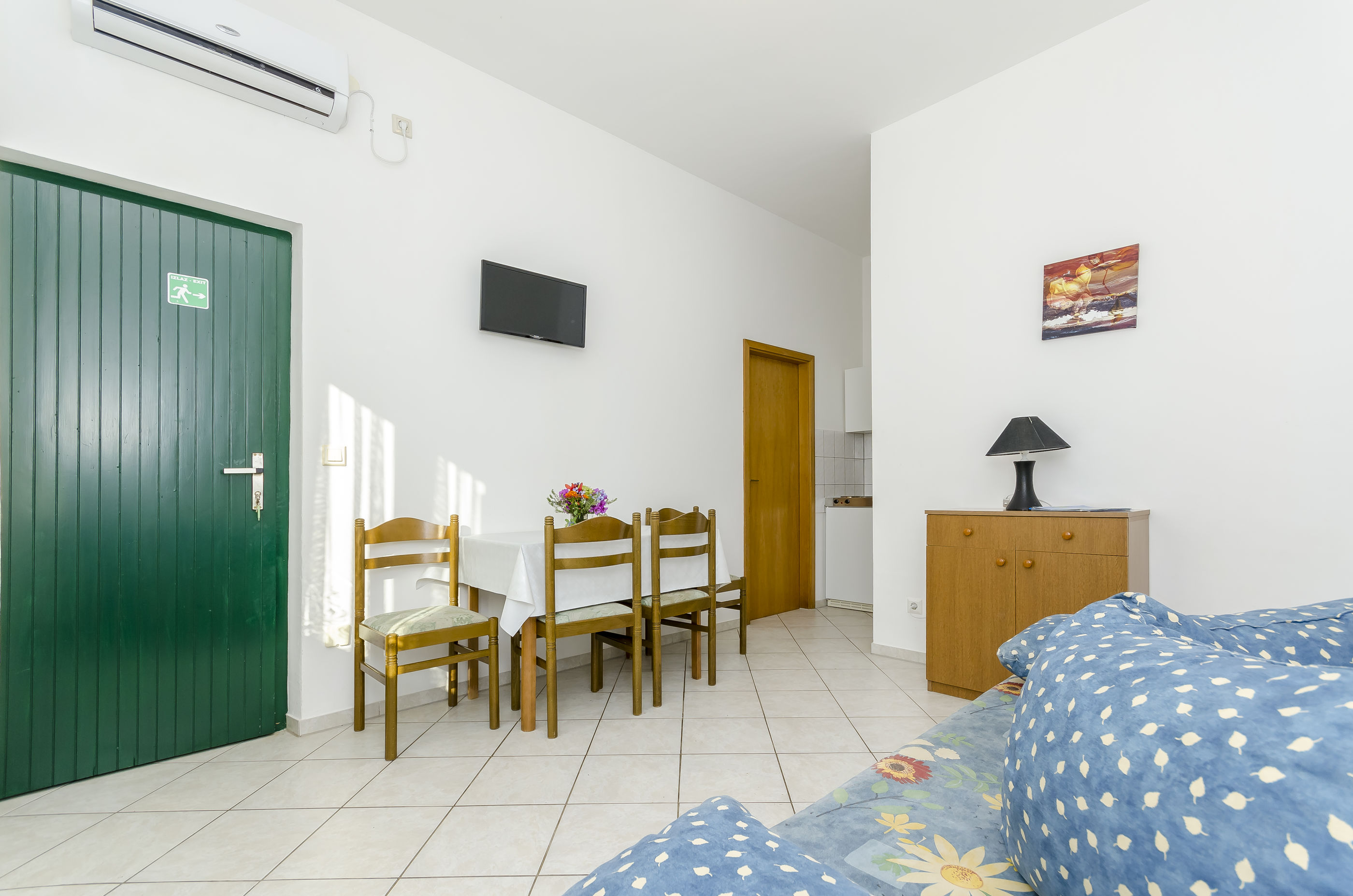 Apartments Mate 47001-A3