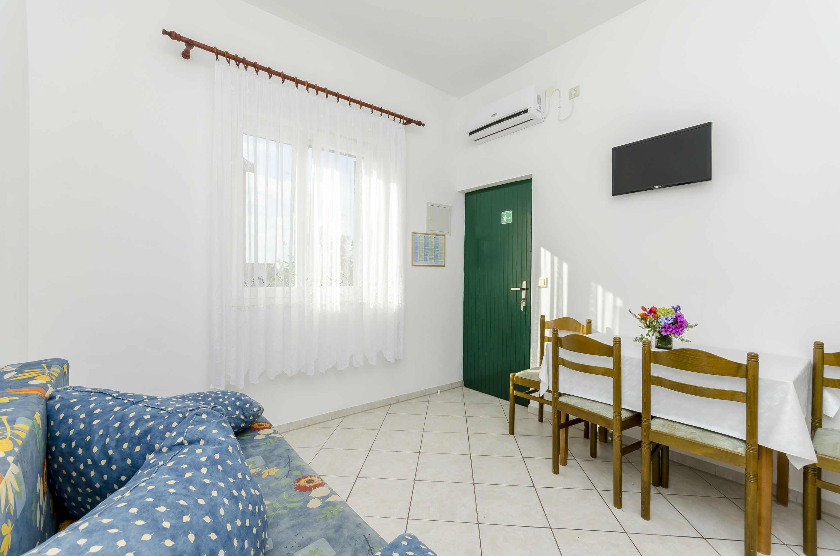 Apartments Mate 47001-A3
