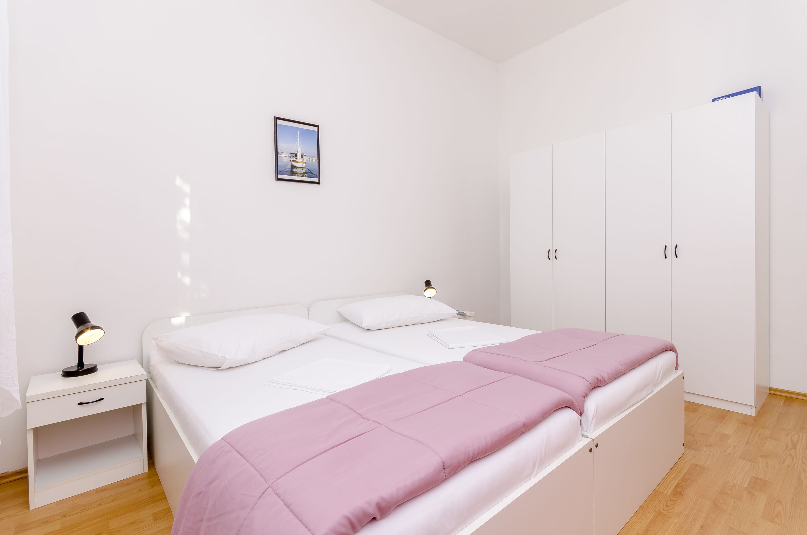 Apartments Mate 47001-A3
