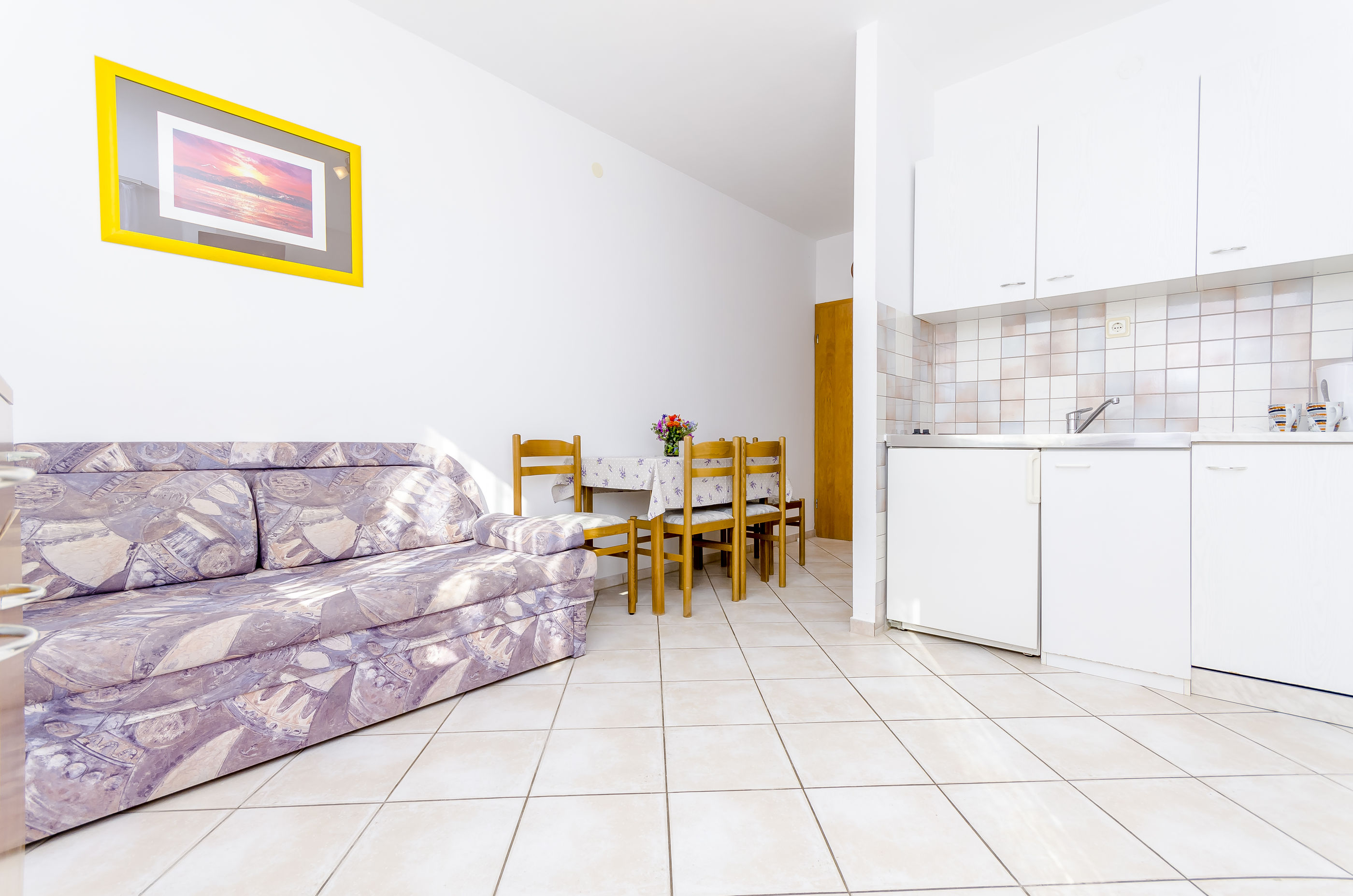 Apartments Mate 47001-A8