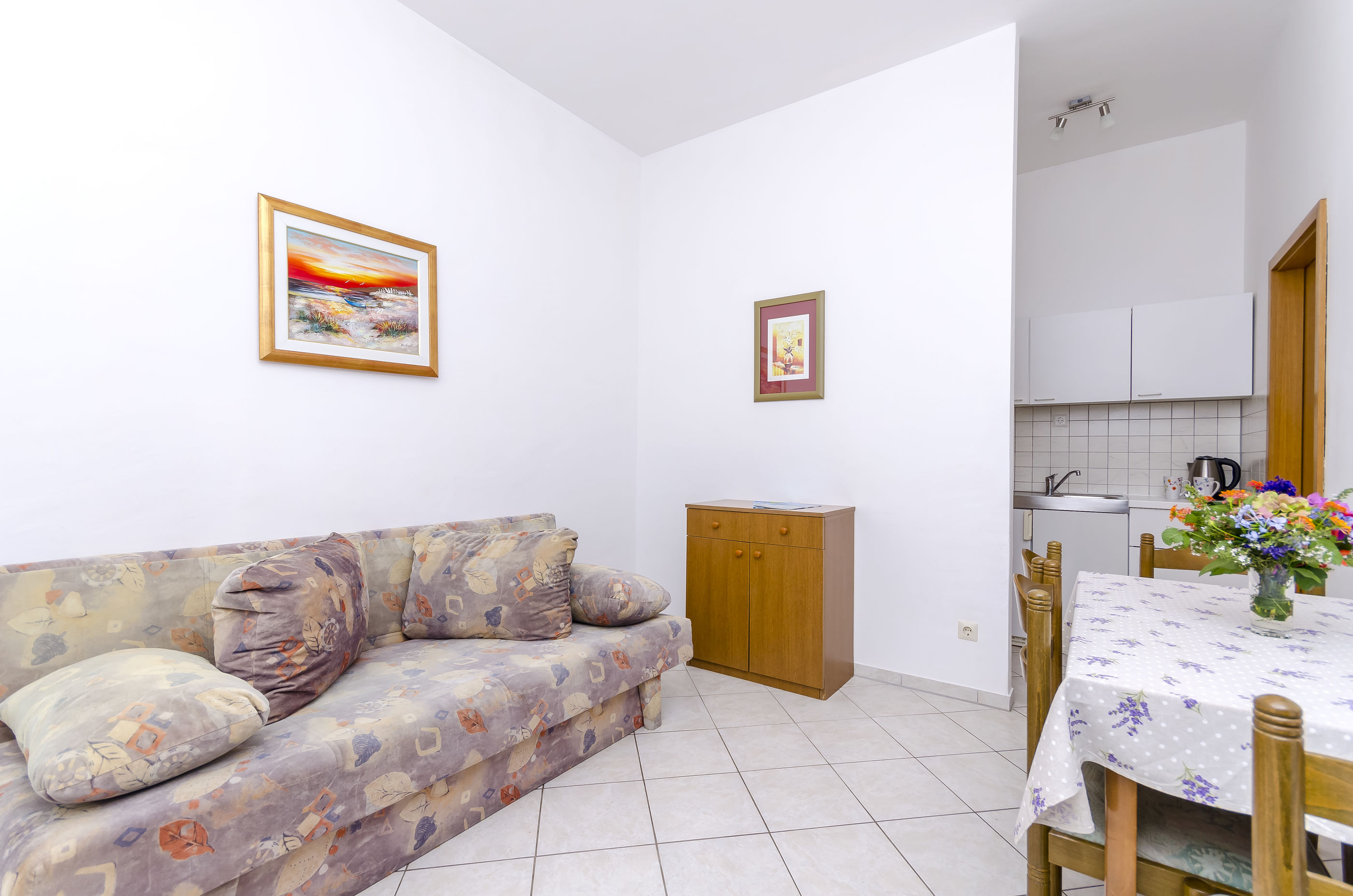 Apartments Mate 47001-A4
