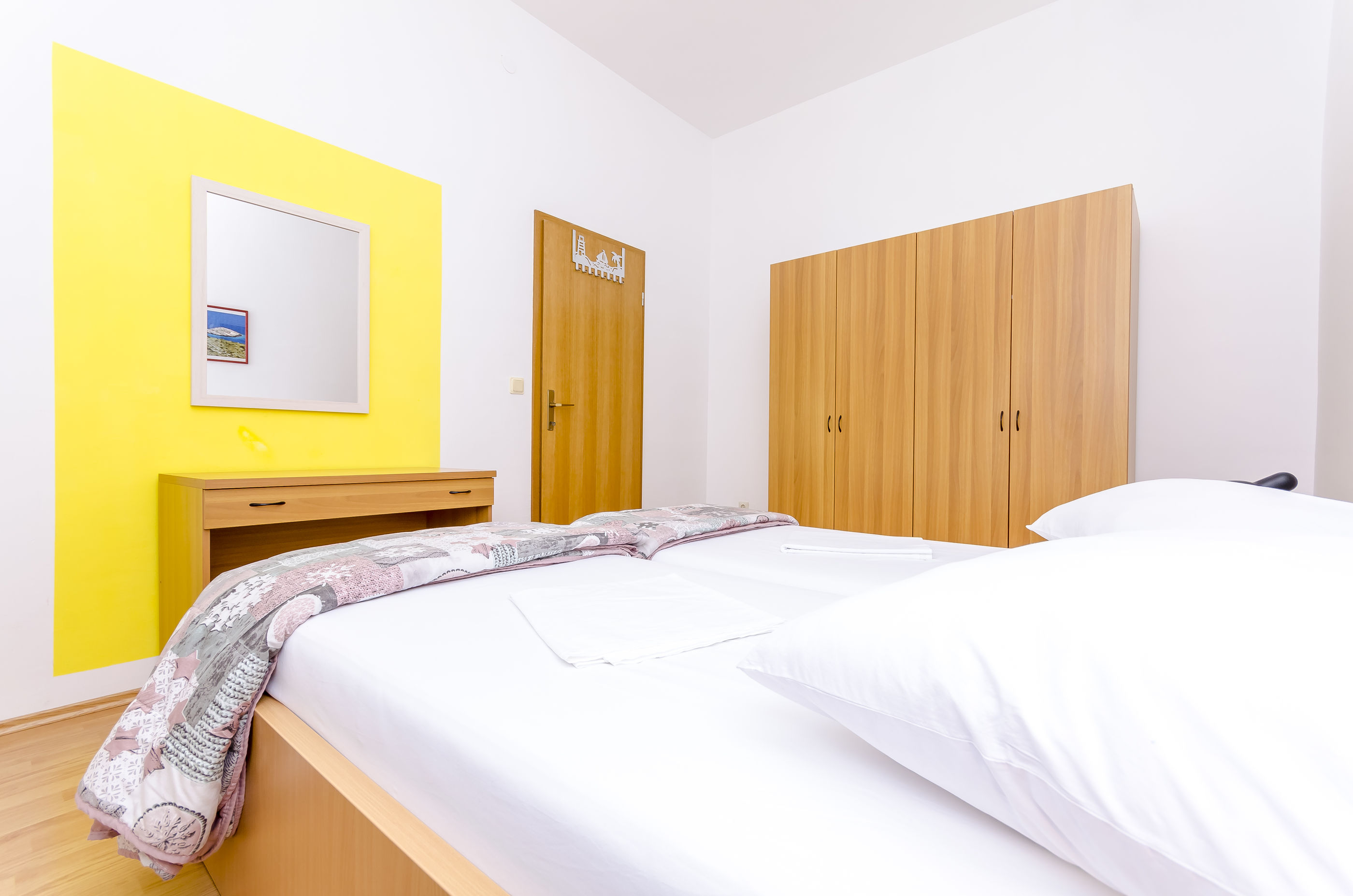 Apartments Mate 47001-A4