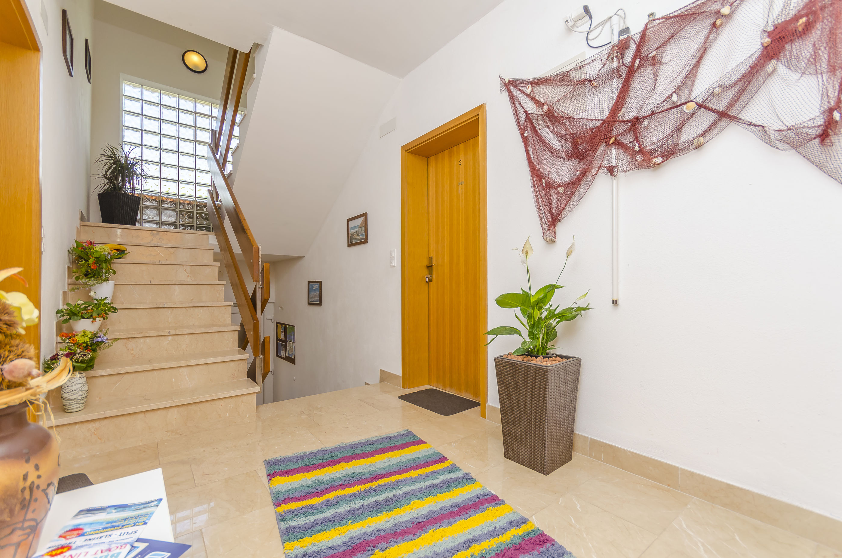 Apartments Mate 47001-A5