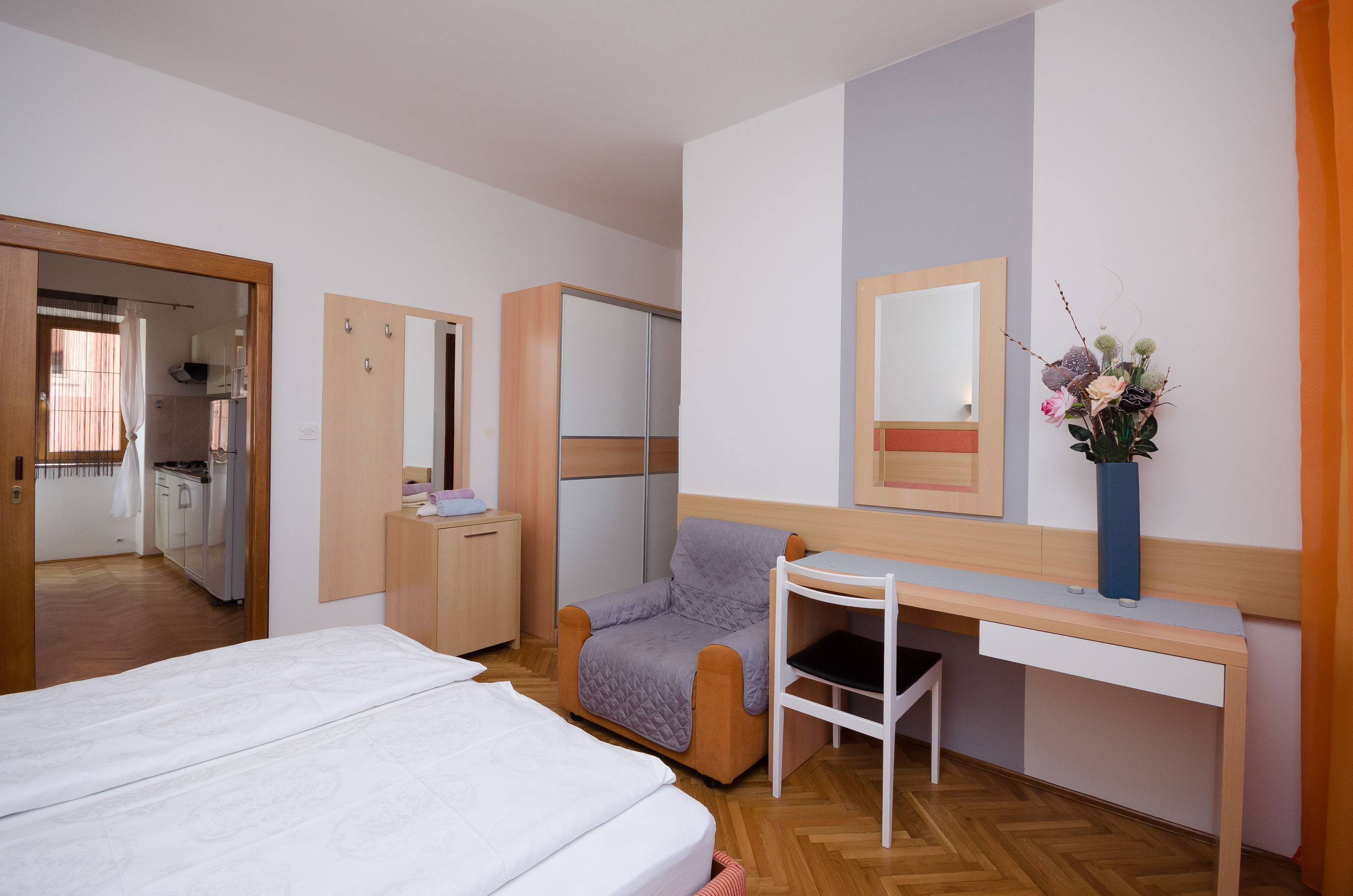 Apartments Mirjana B 86912-A1