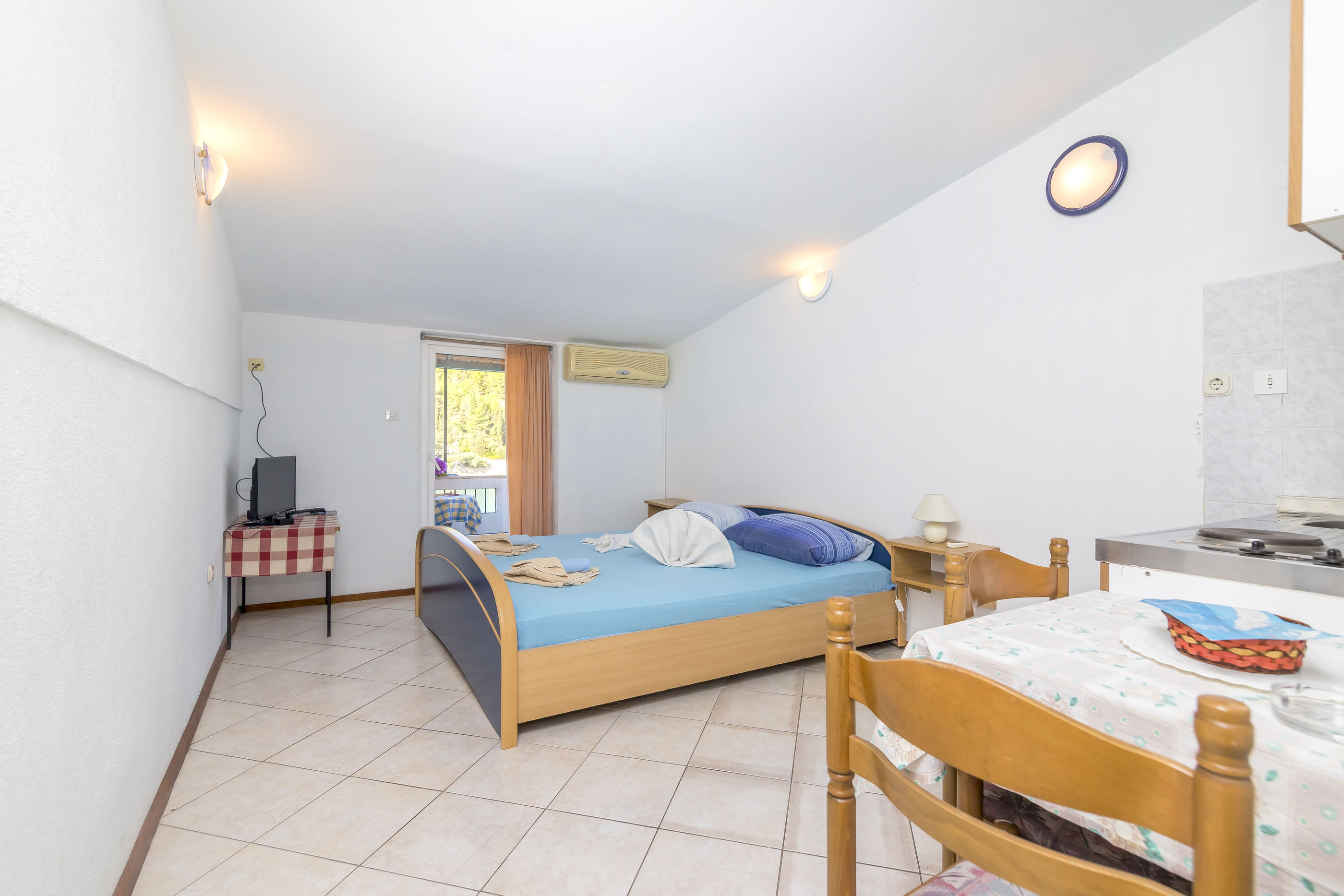 Apartments Komin 73081-A4