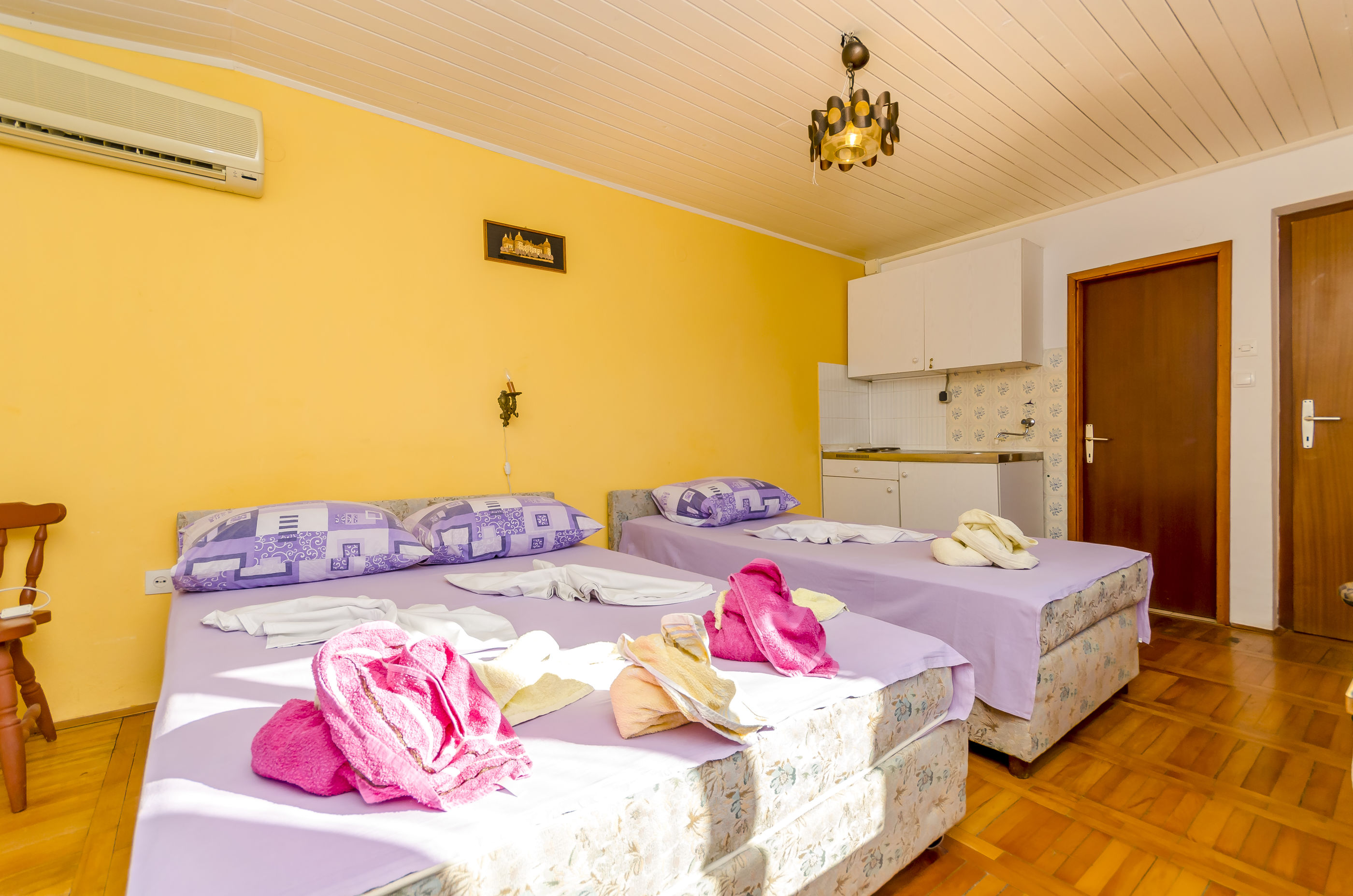 Apartments Komin 73081-A5