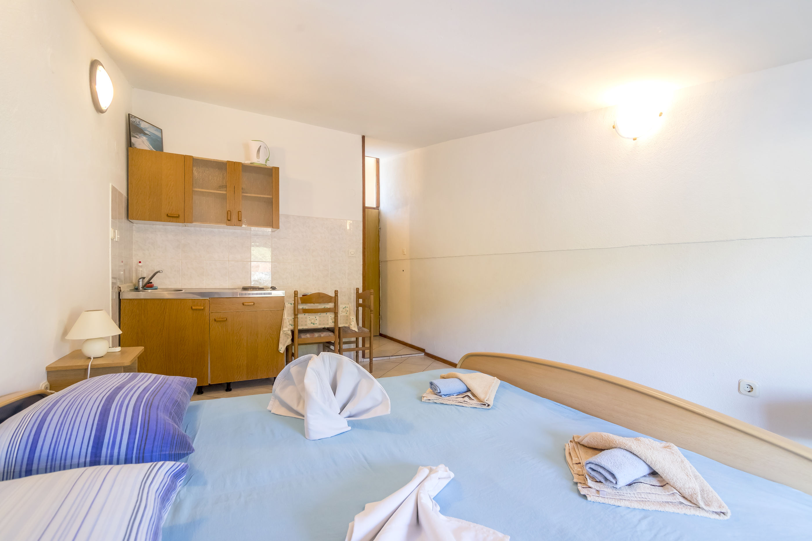 Apartments Komin 73081-A8