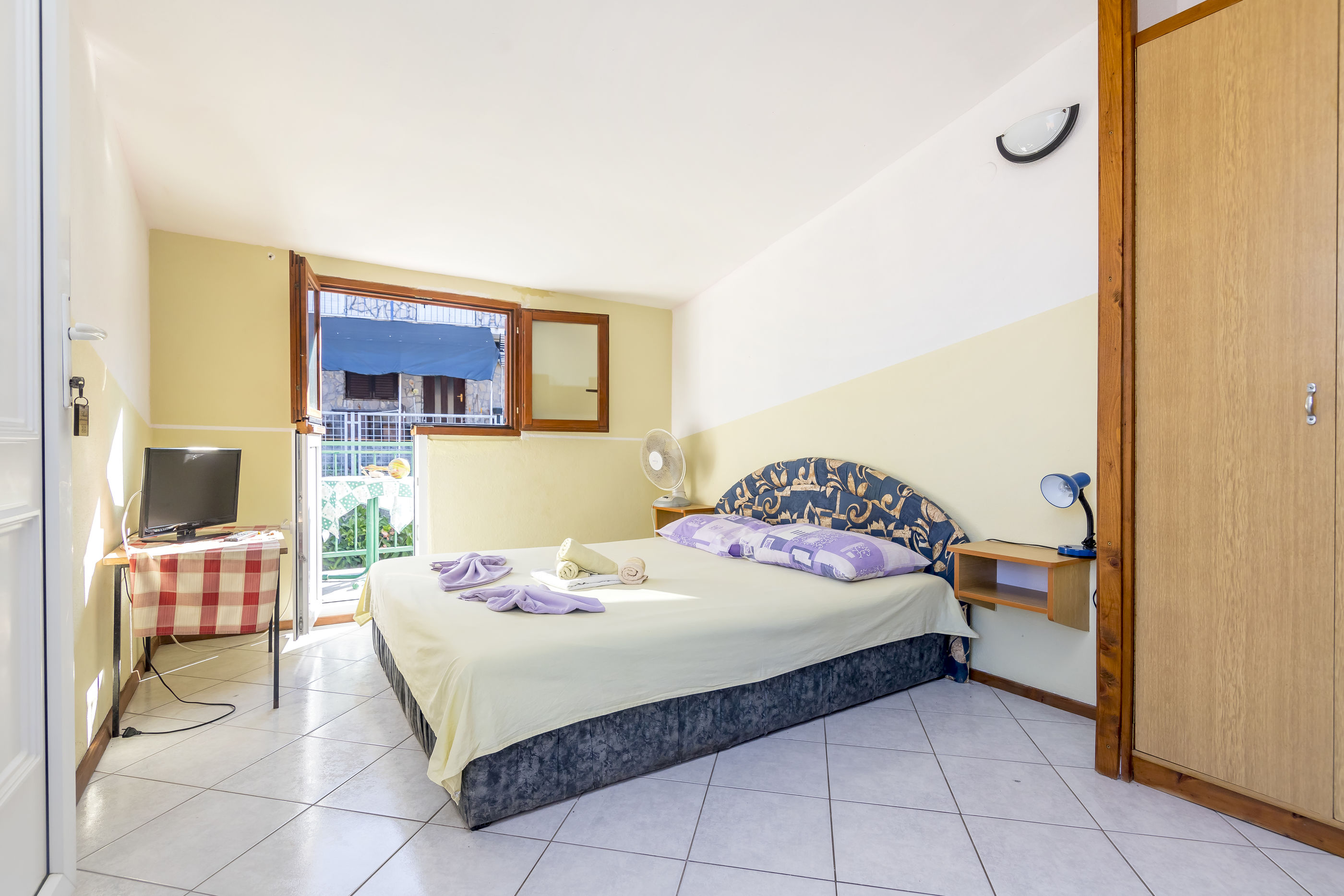 Apartments Komin 73081-A8