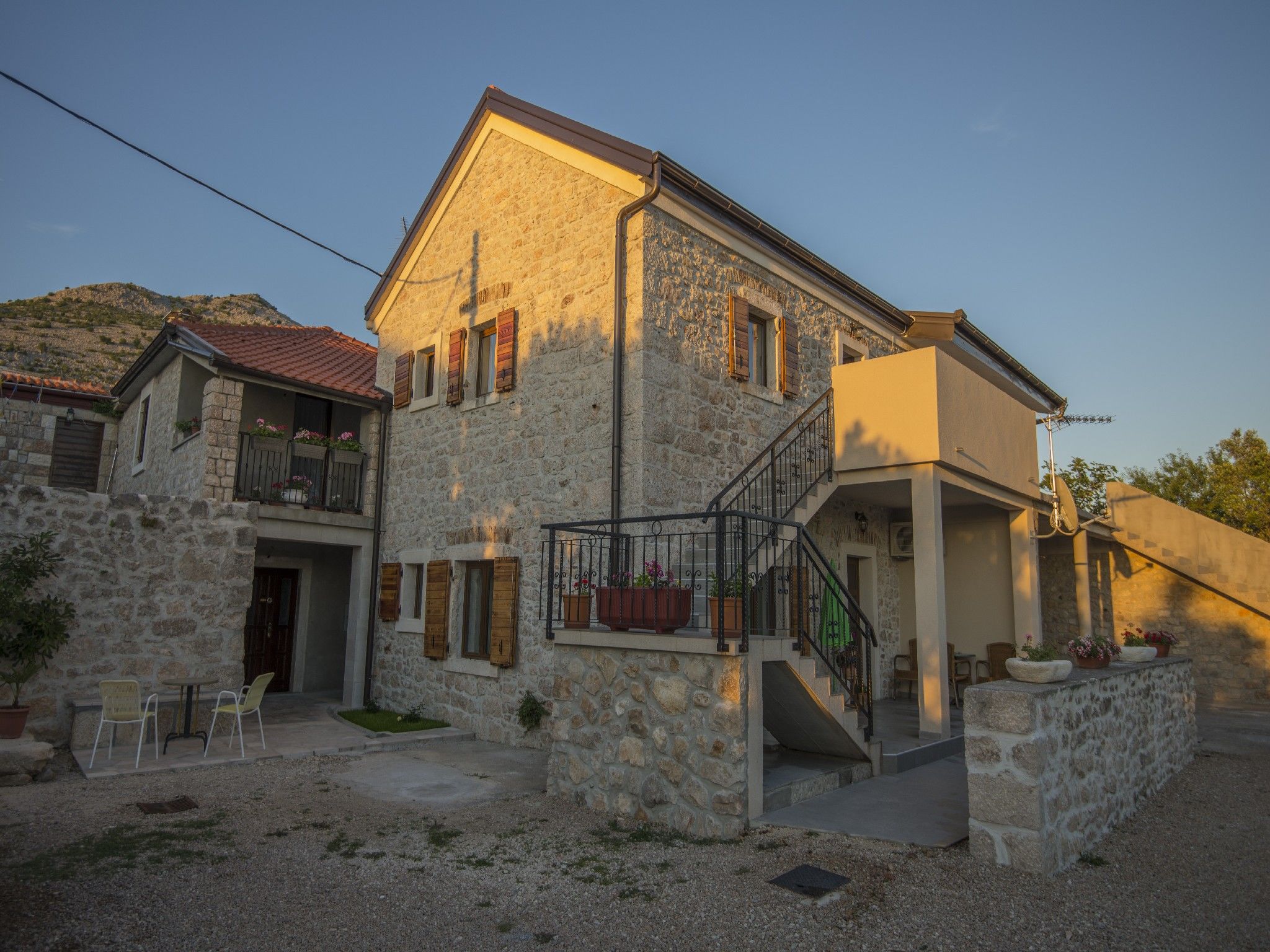 Apartments PUNTA-in the stone house 74004-A1