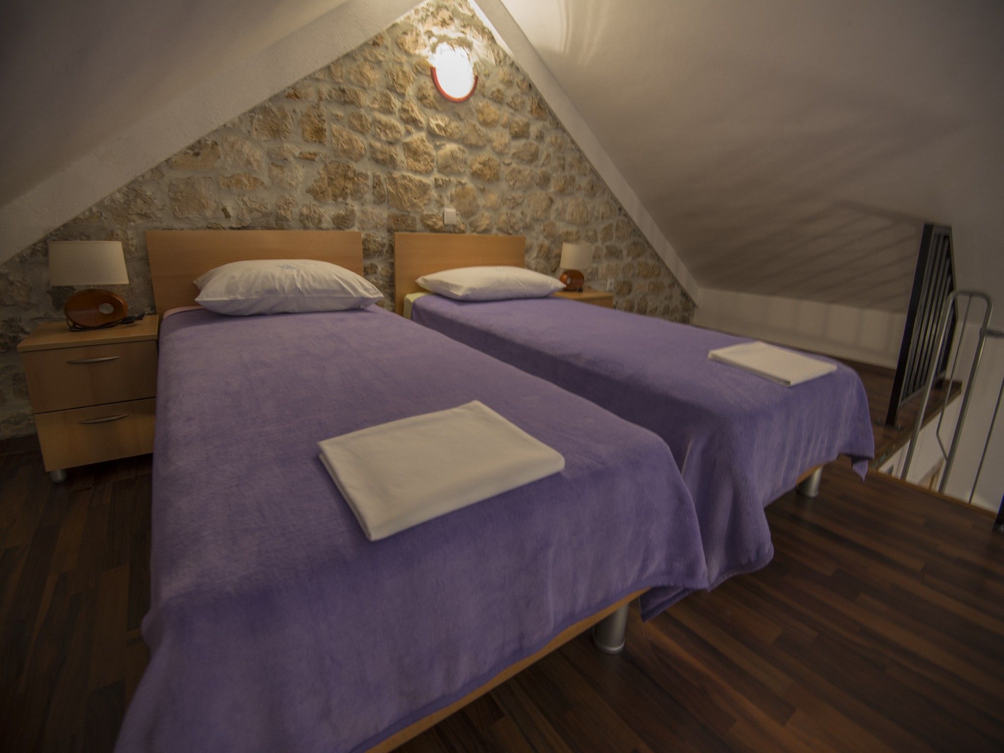 Apartments PUNTA-in the stone house 74004-A2