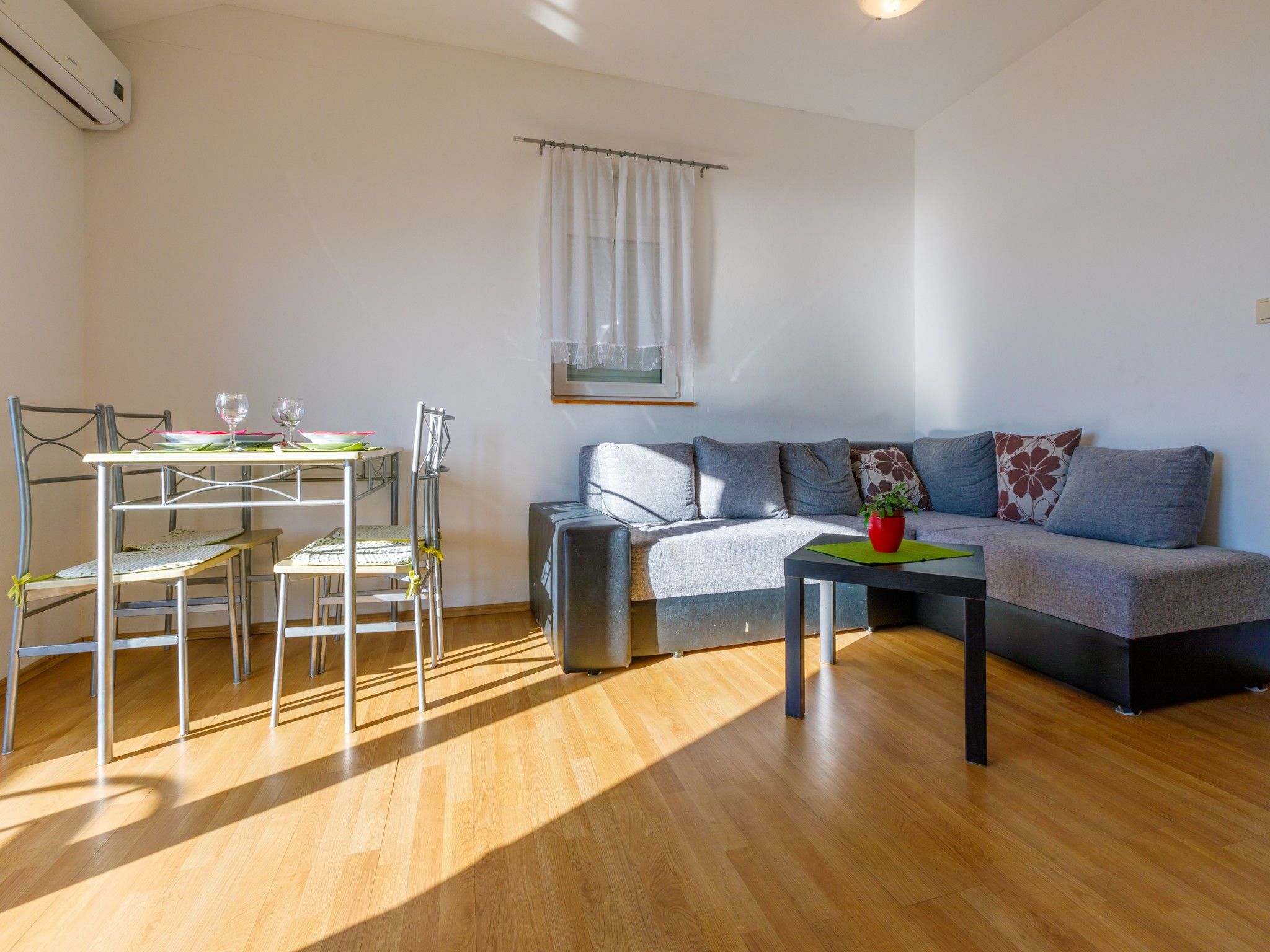 Apartments BENNY 76371-A1