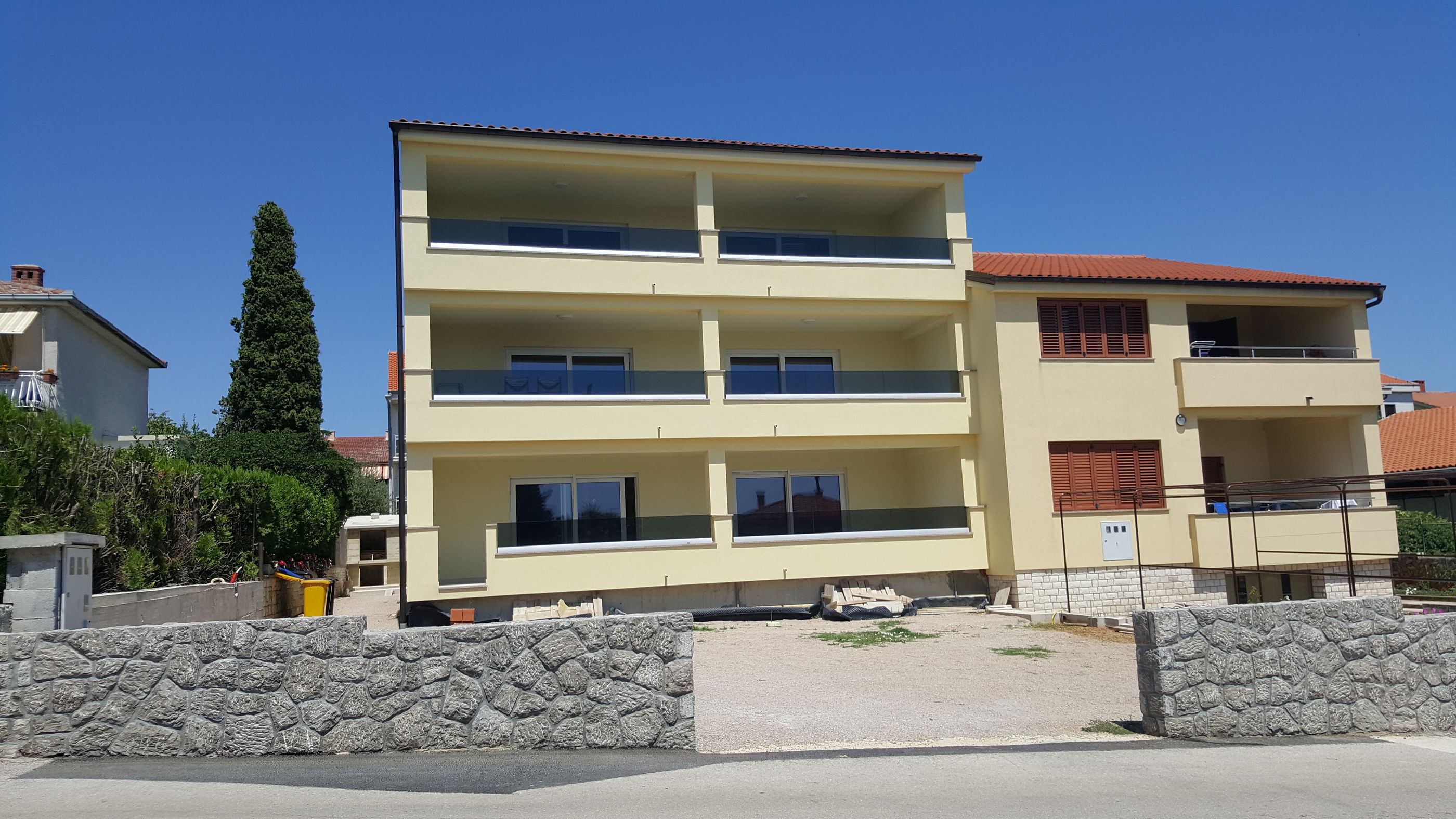 Apartments KRAJINOVIC 15239-A1