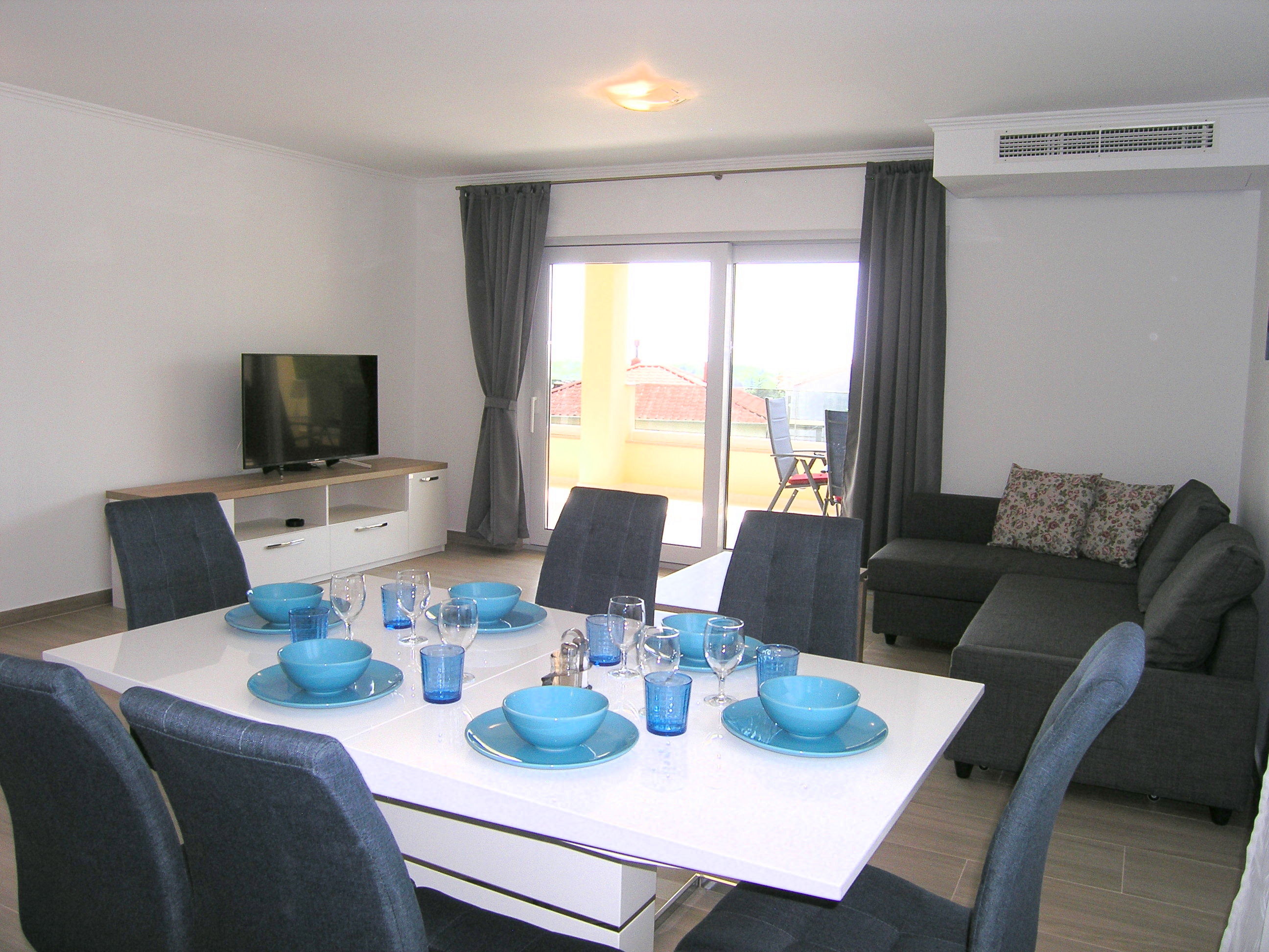 Apartments KRAJINOVIC 15239-A1