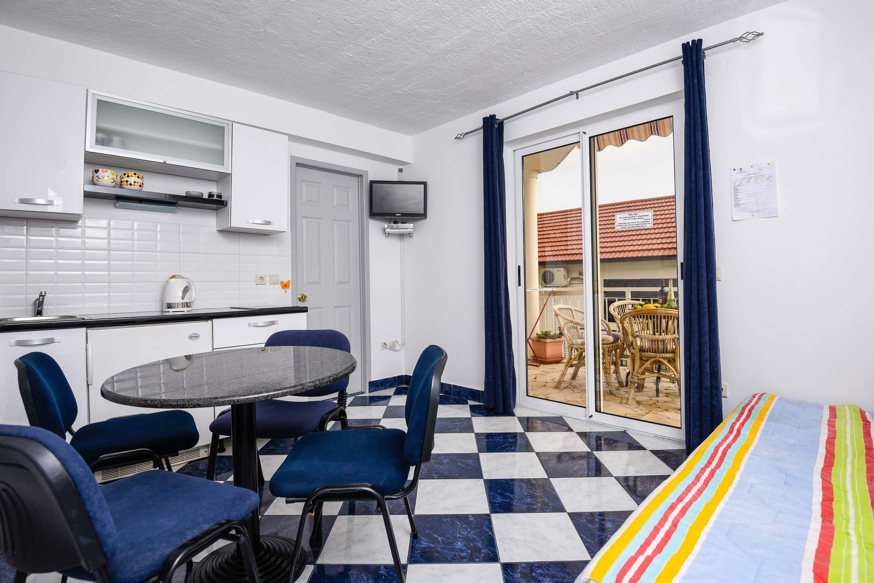 Apartments Jane 76972-A6