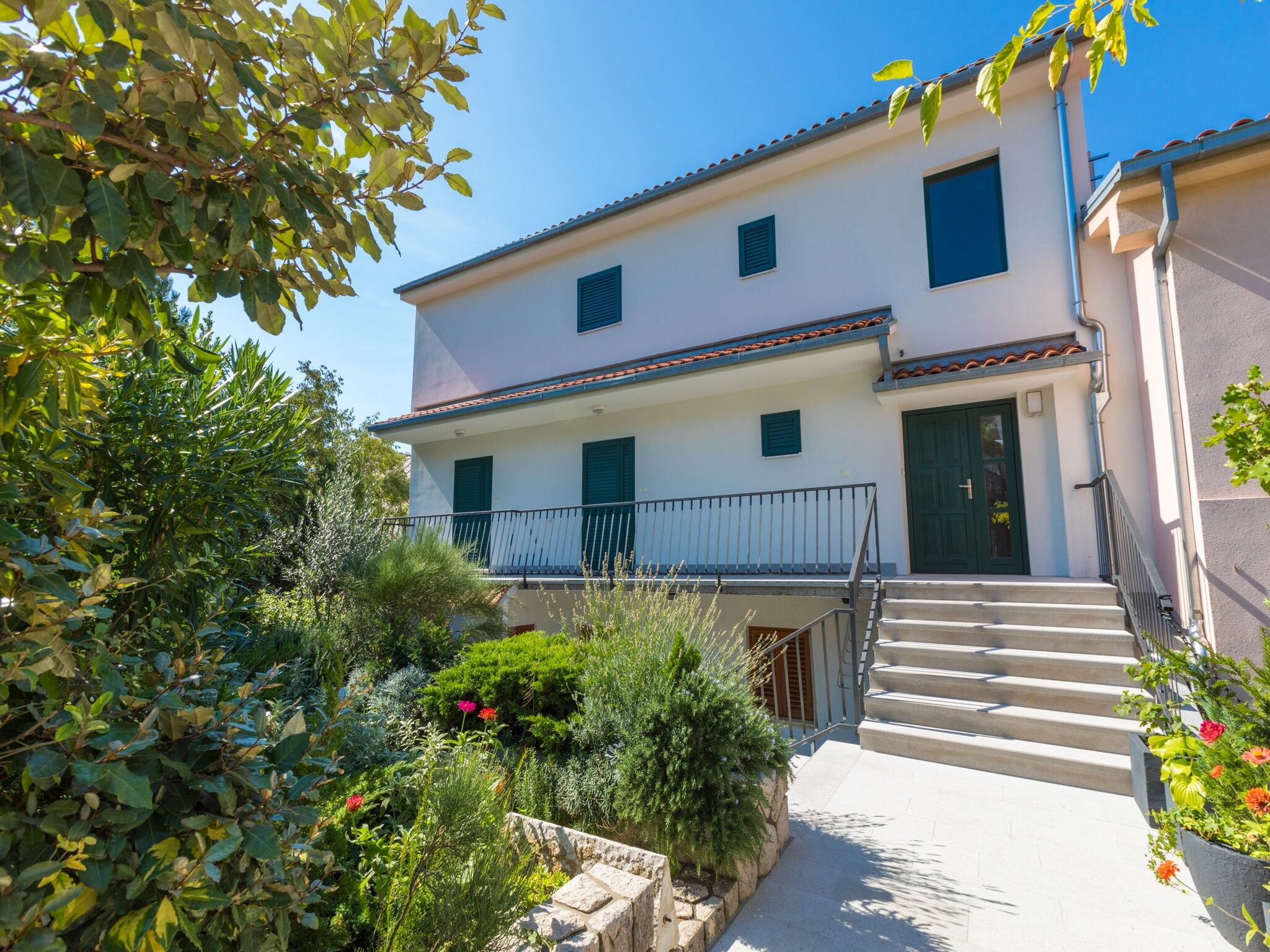 Apartments Lončarić 62761-A1