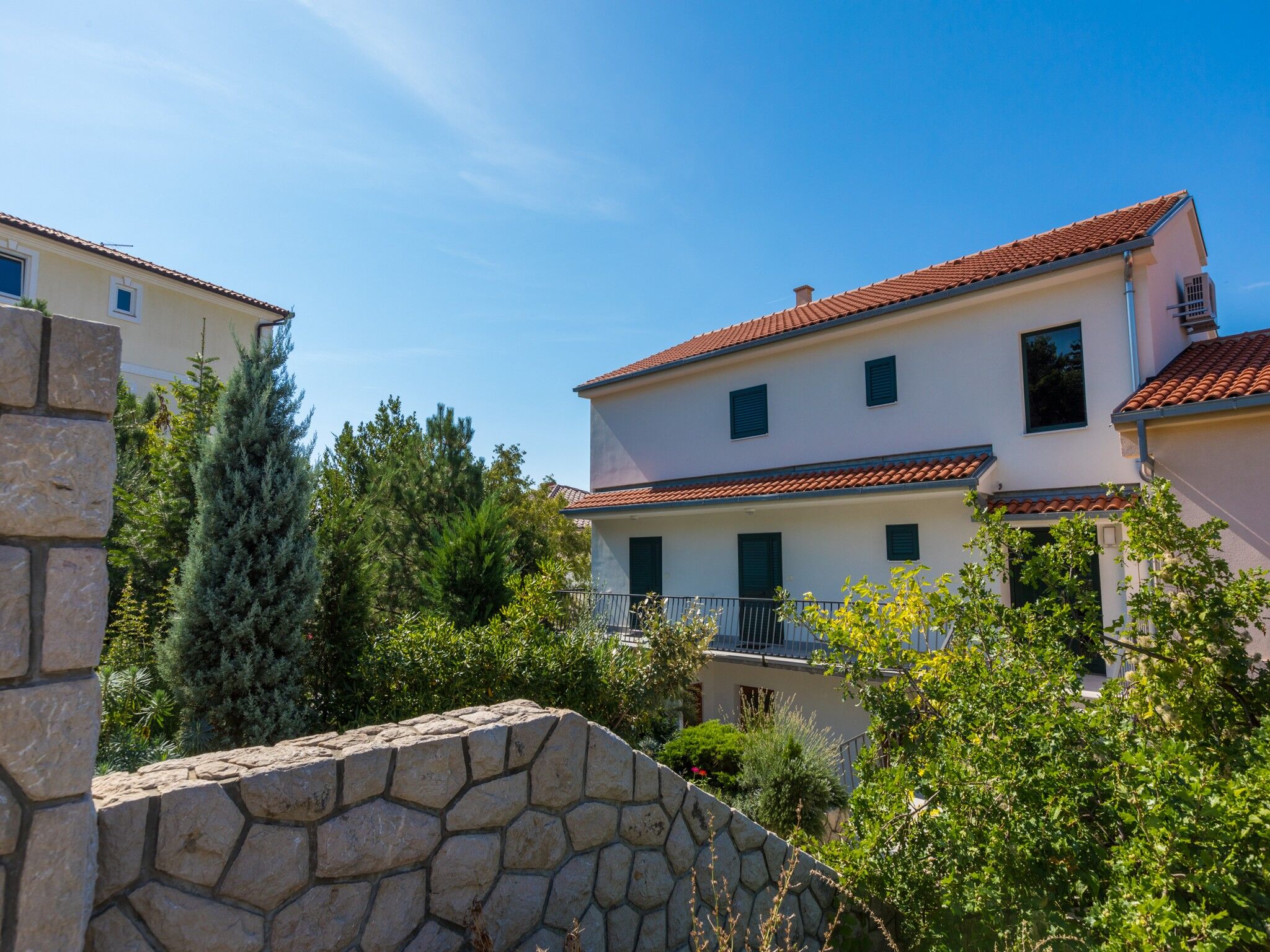 Apartments Lončarić 62761-A1