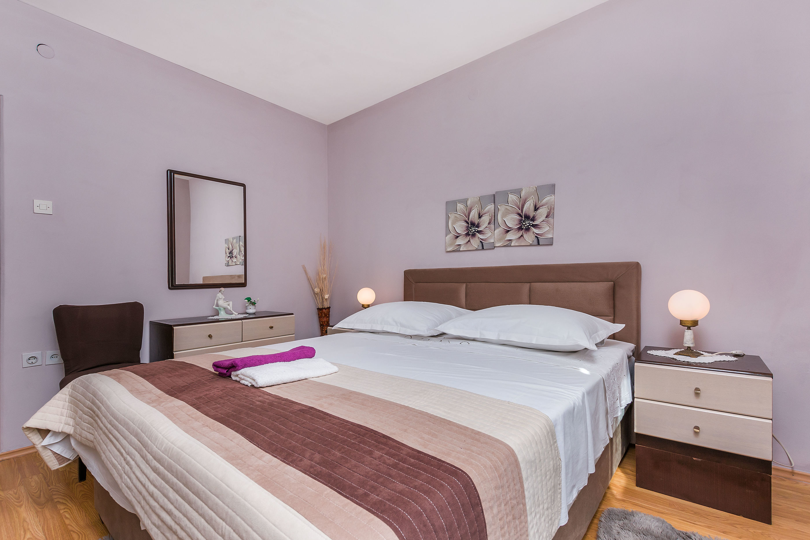 Apartment and Rooms Tatjana 32621-A1