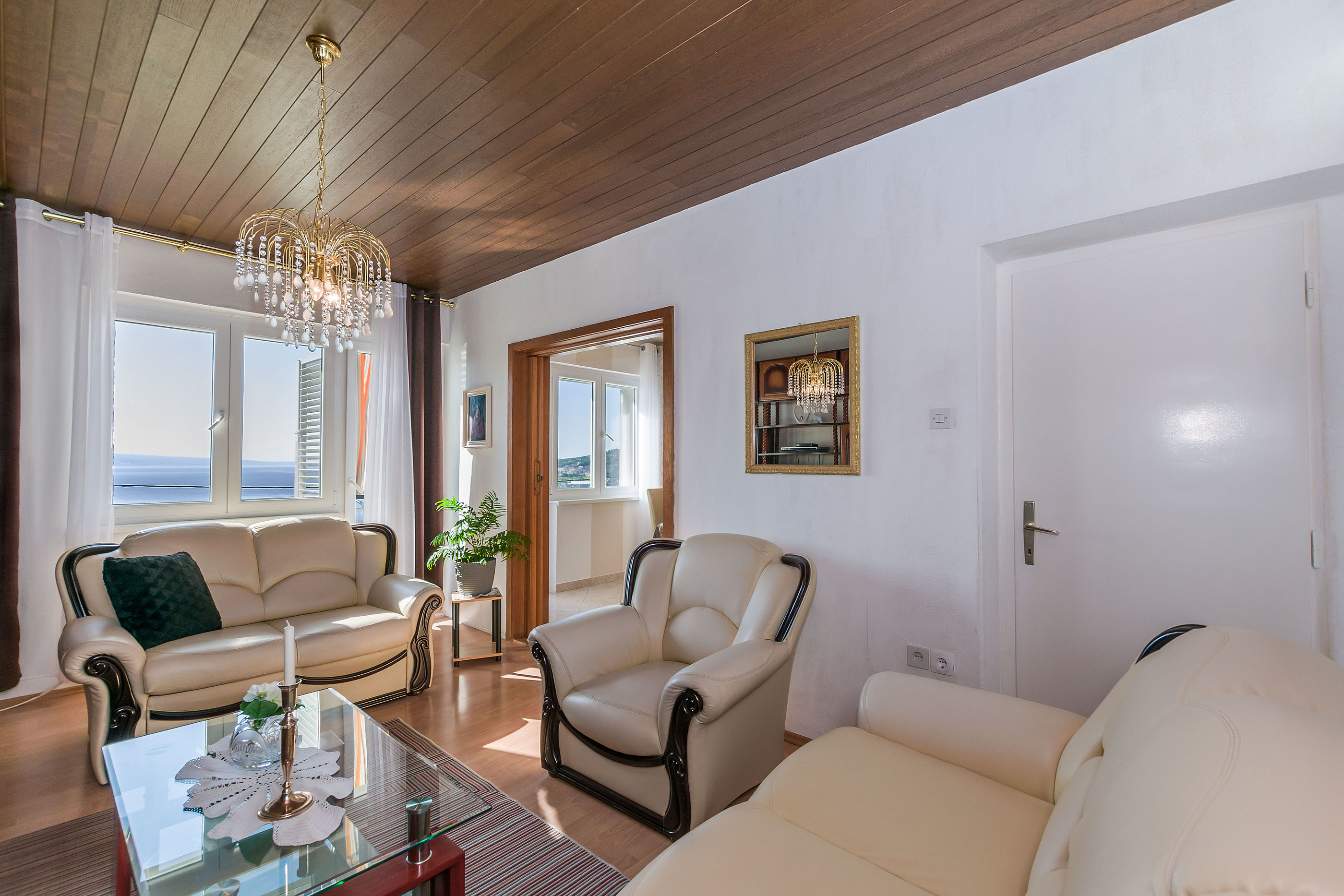 Apartment and Rooms Tatjana 32621-A1