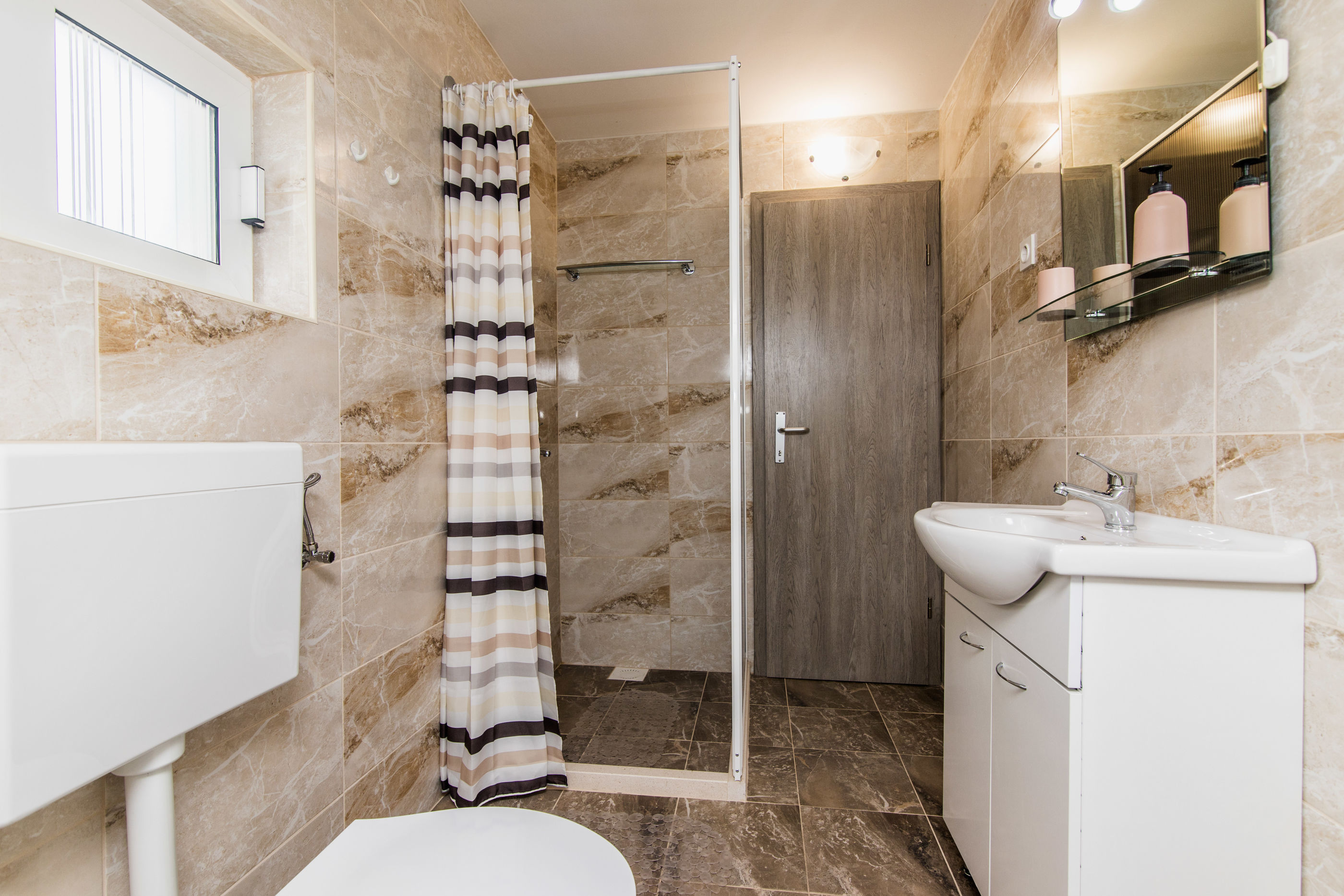 Apartment LORO 63721-A1