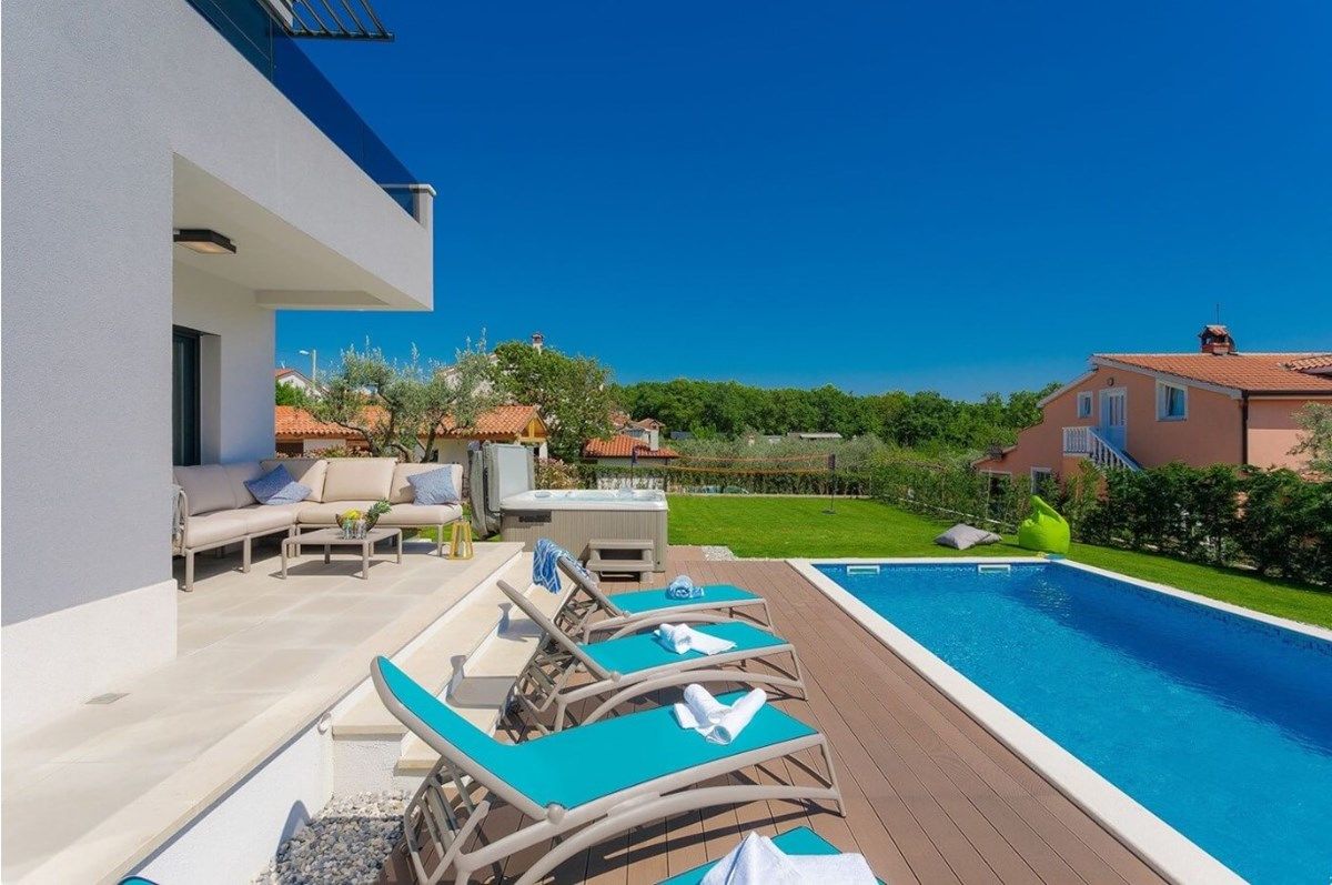 Villa Grande 74148-K1