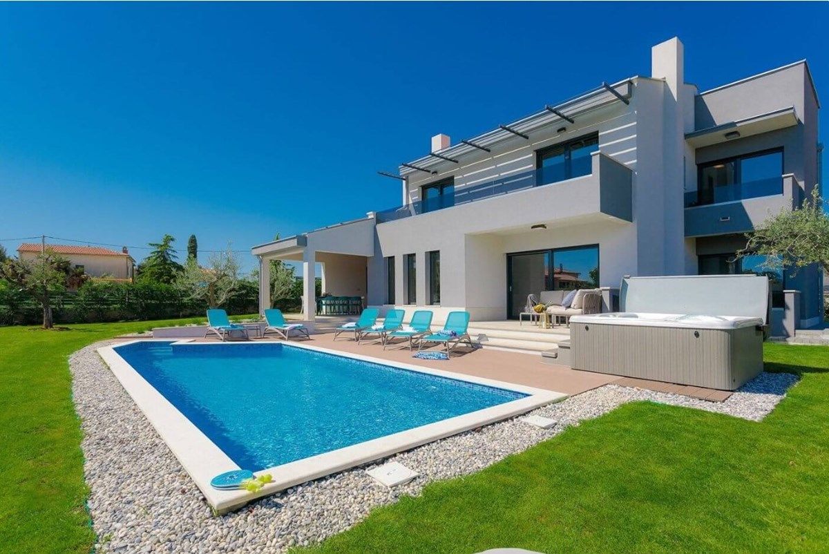 Villa Grande 74148-K1