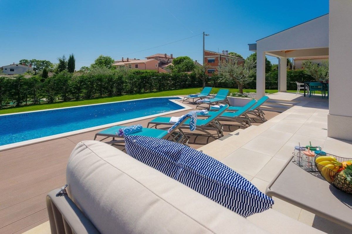 Villa Grande 74148-K1