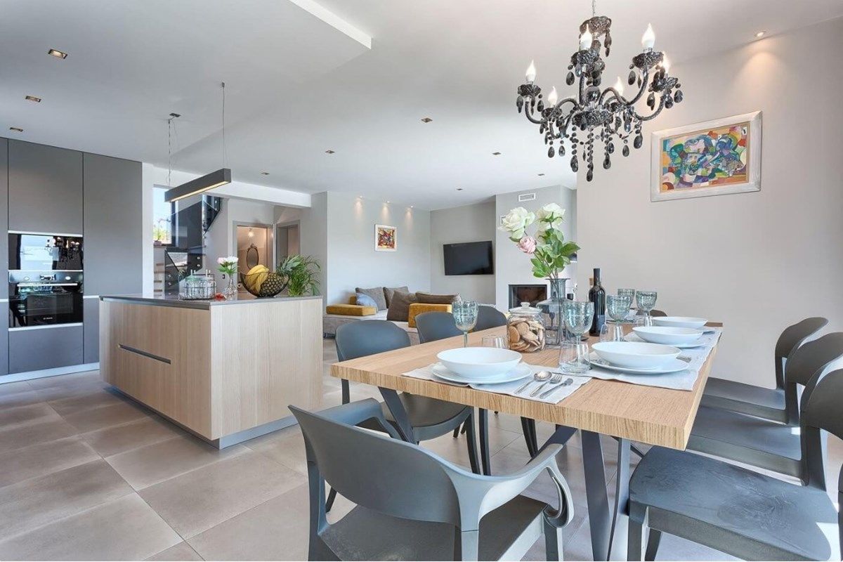 Villa Grande 74148-K1